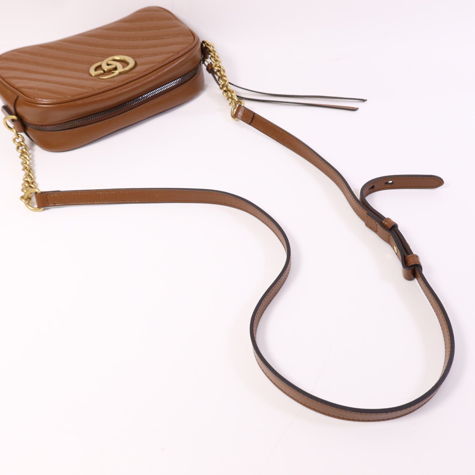 GUCCI 牛皮皮革GG Marmont Small金扣鏈帶肩背袋