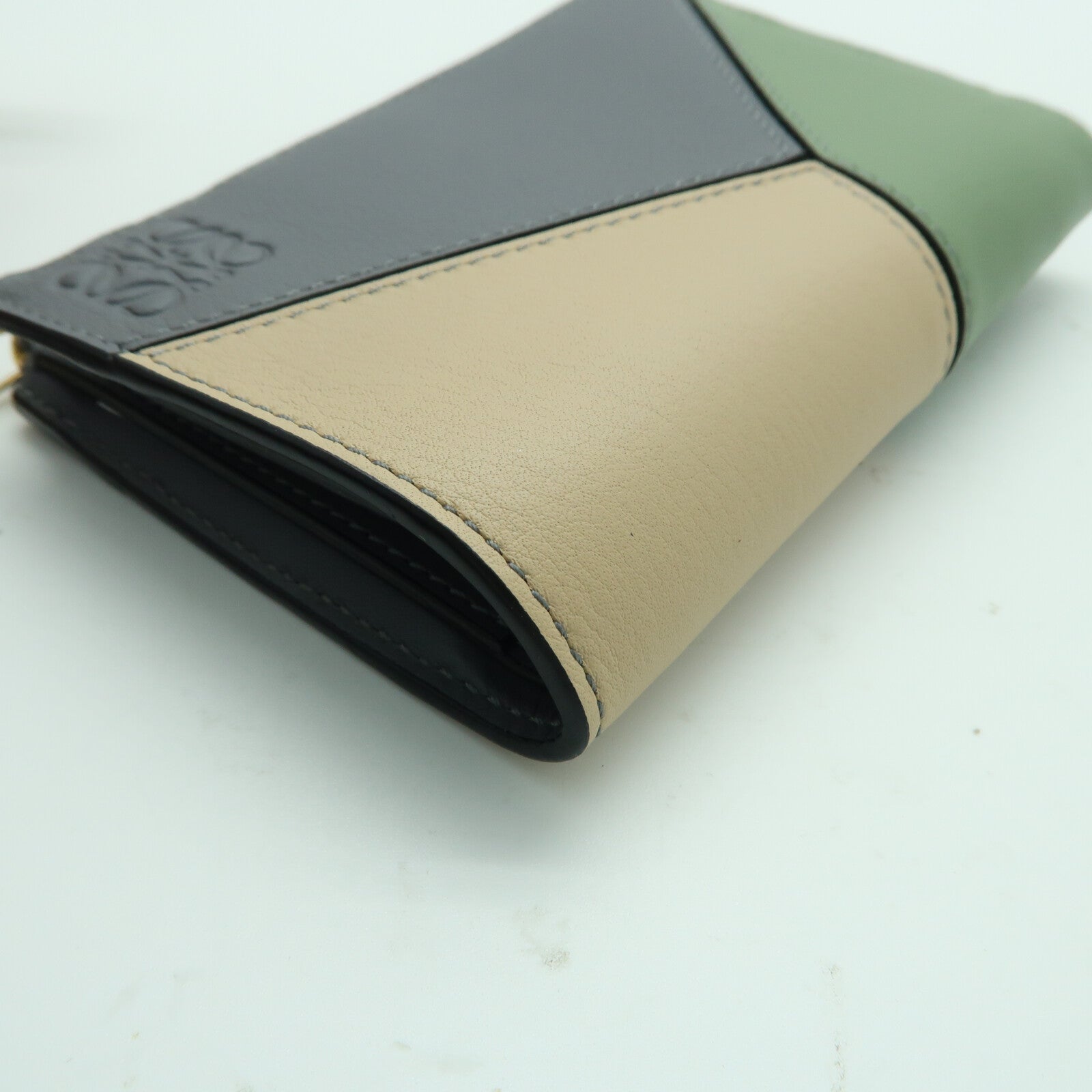 LOEWE 牛皮皮革Puzzle Slim金扣錢包