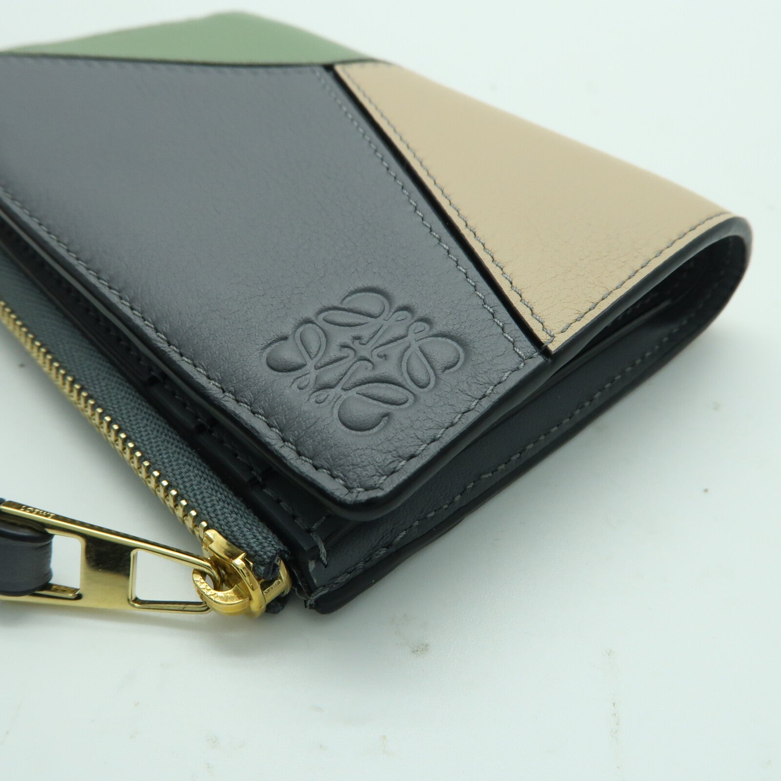 LOEWE 牛皮皮革Puzzle Slim金扣錢包