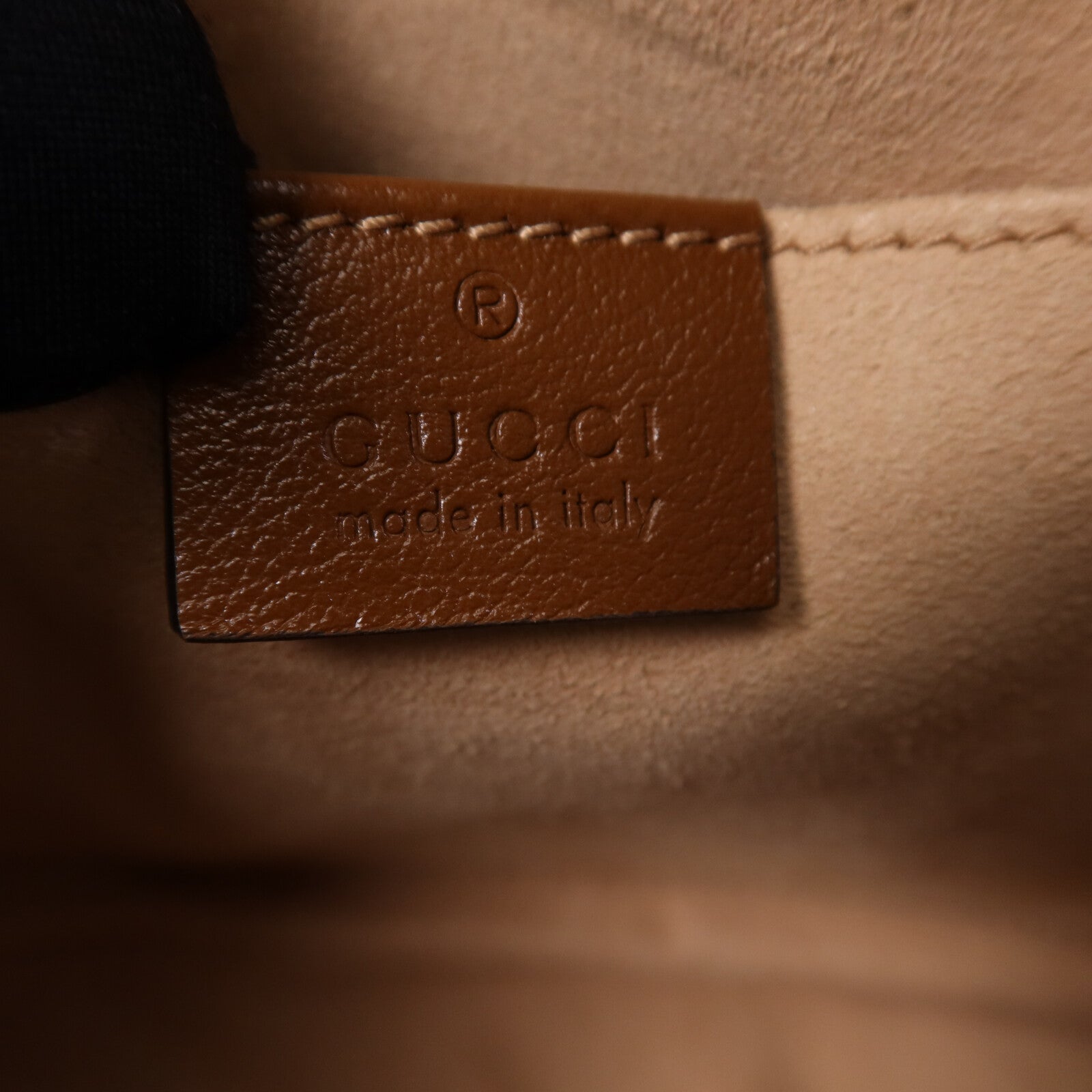 GUCCI 牛皮皮革GG Marmont Small金扣鏈帶肩背袋