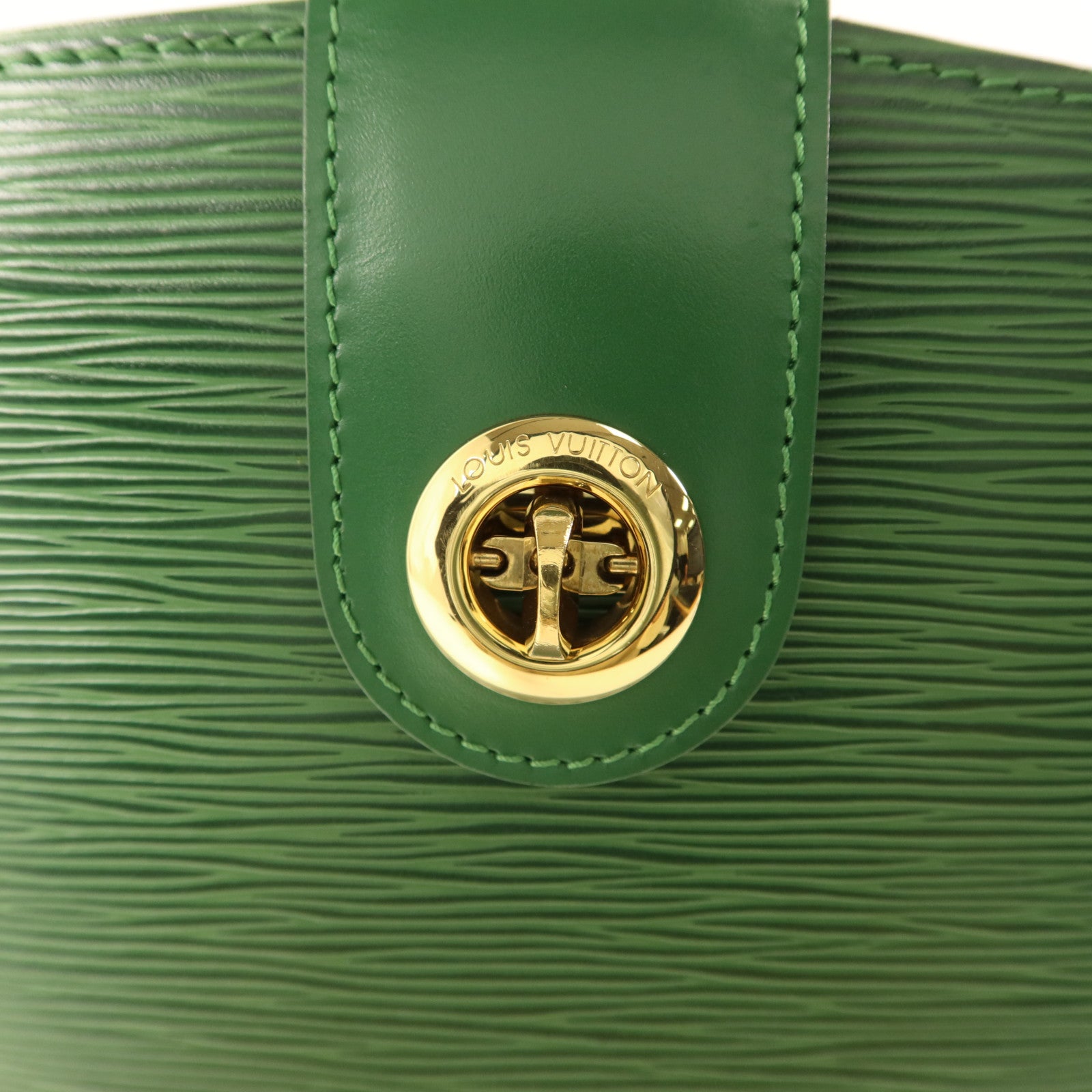 LOUIS VUITTON Epi Cluny金扣肩背袋