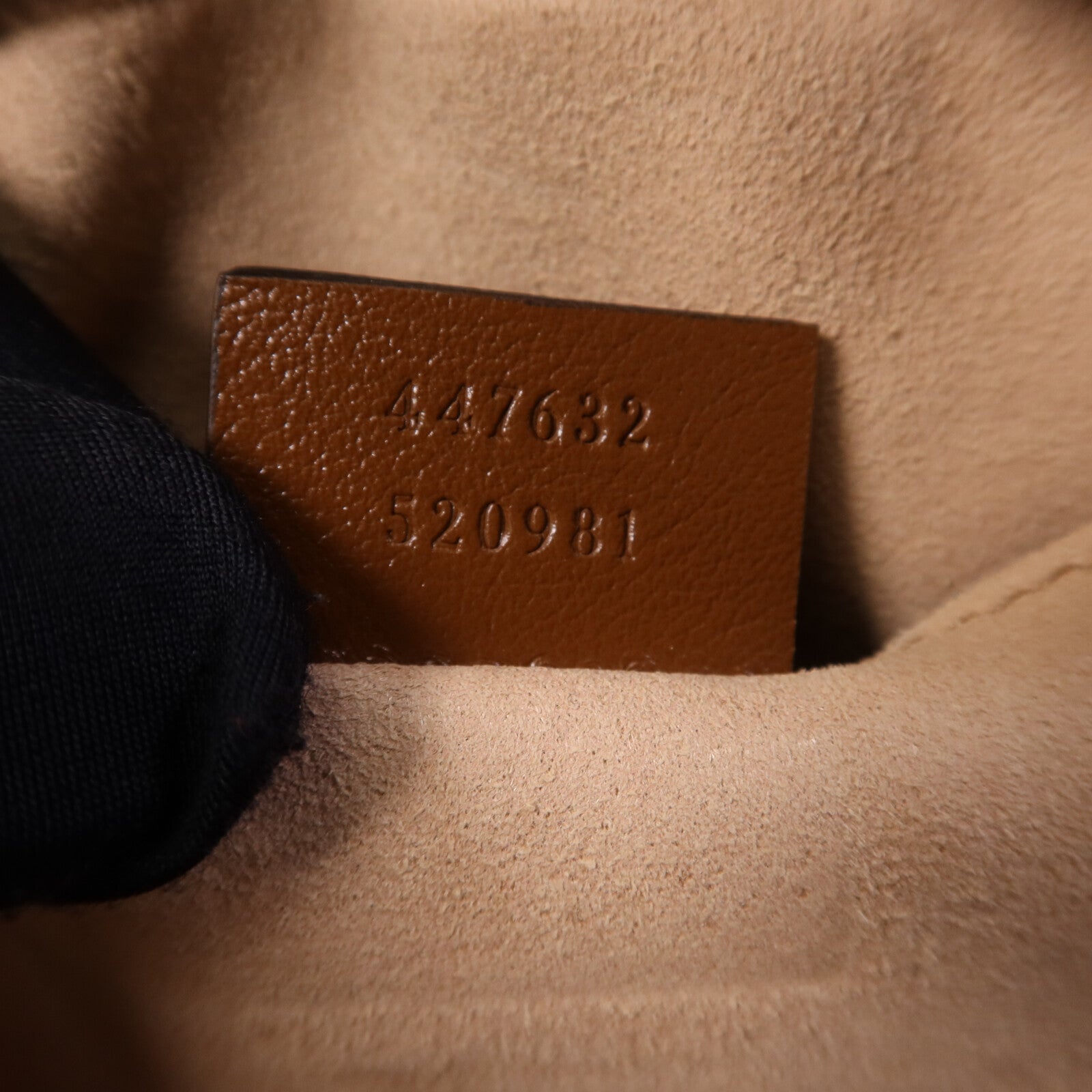 GUCCI 牛皮皮革GG Marmont Small金扣鏈帶肩背袋