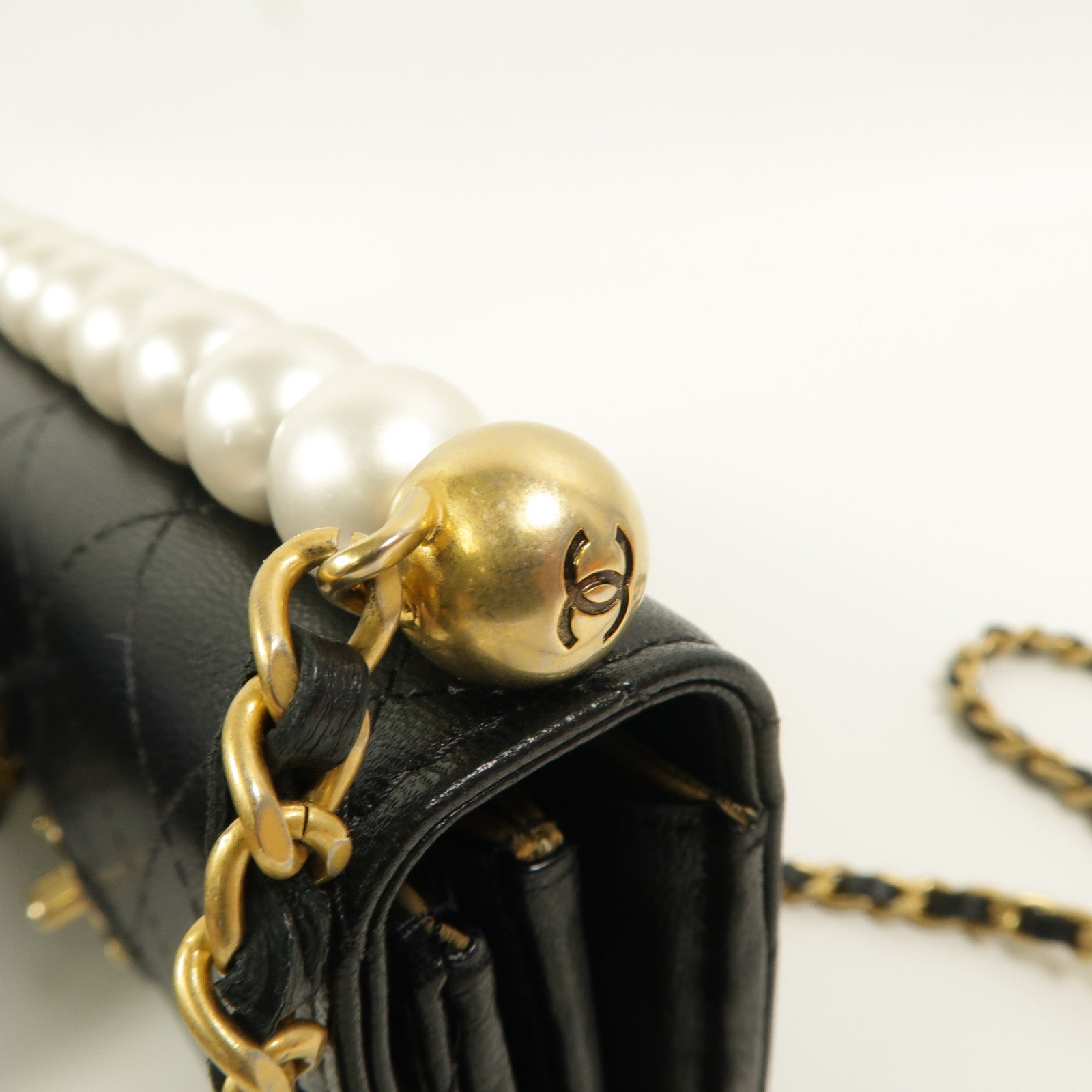 CHANEL 牛皮皮革Chic Pearls Wallet On Chain鏈帶肩背袋