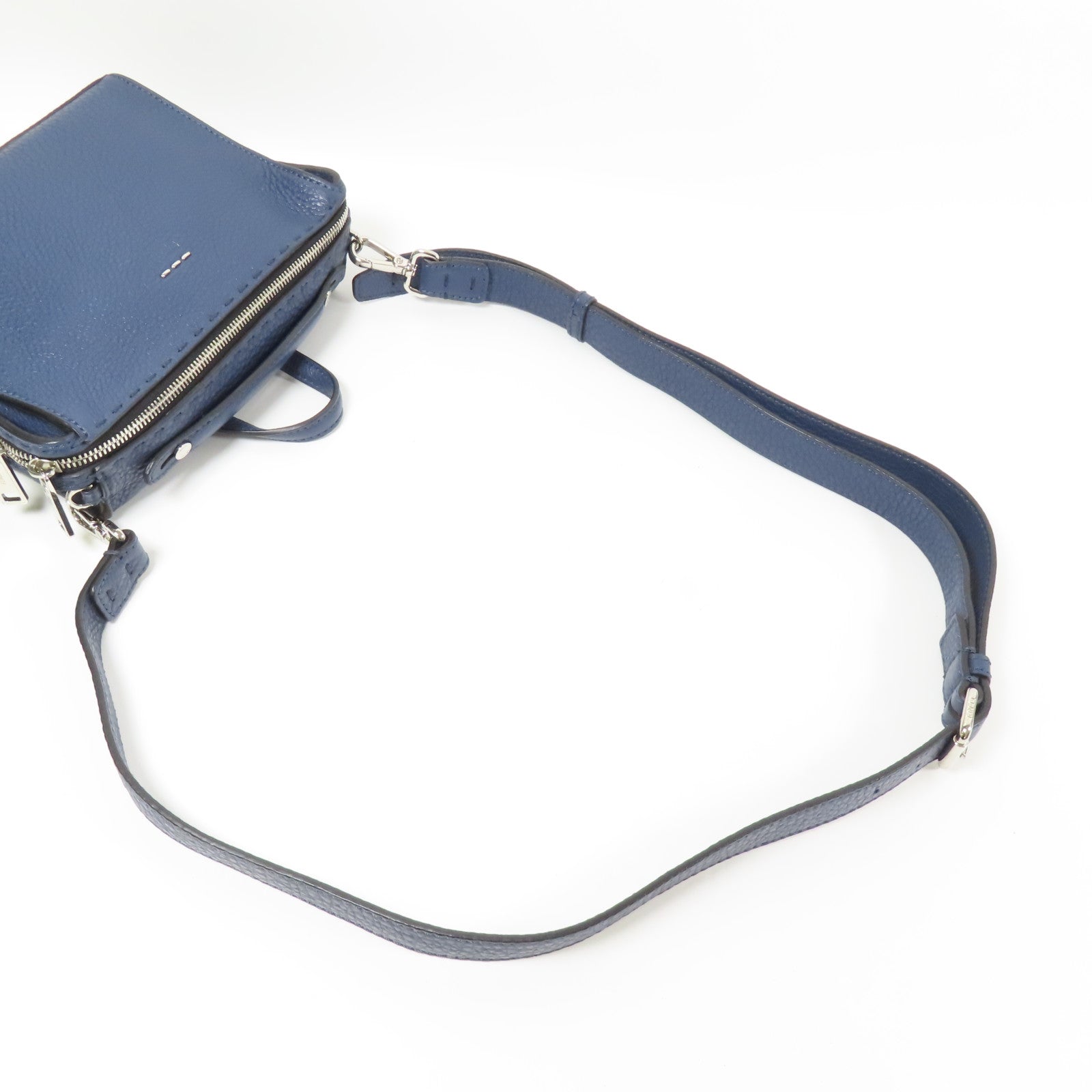 FENDI 牛皮皮革Shoulder Bag銀扣手挽肩背兩用袋