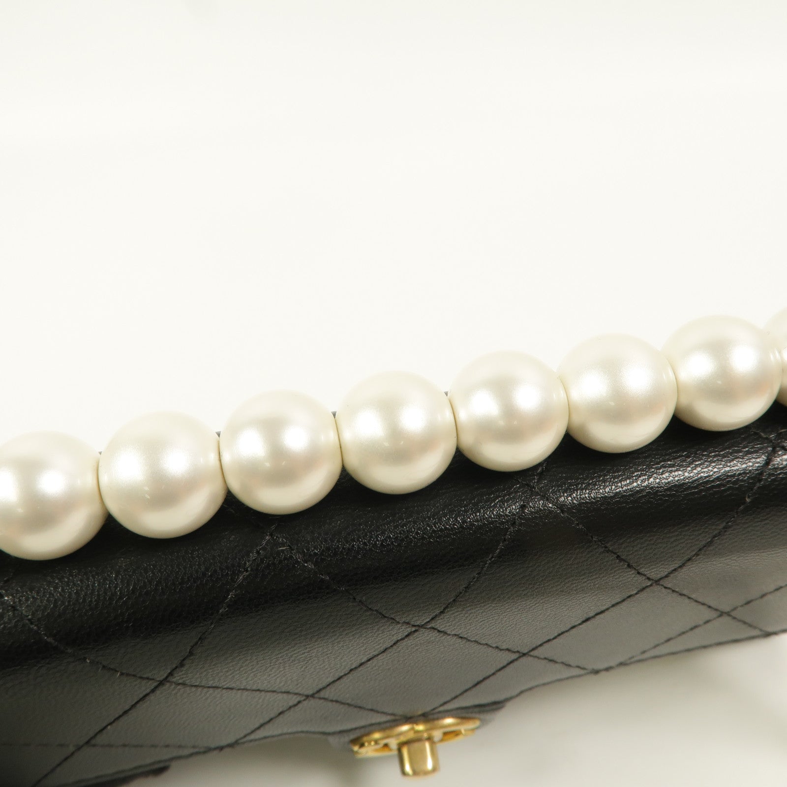 CHANEL 牛皮皮革Chic Pearls Wallet On Chain鏈帶肩背袋