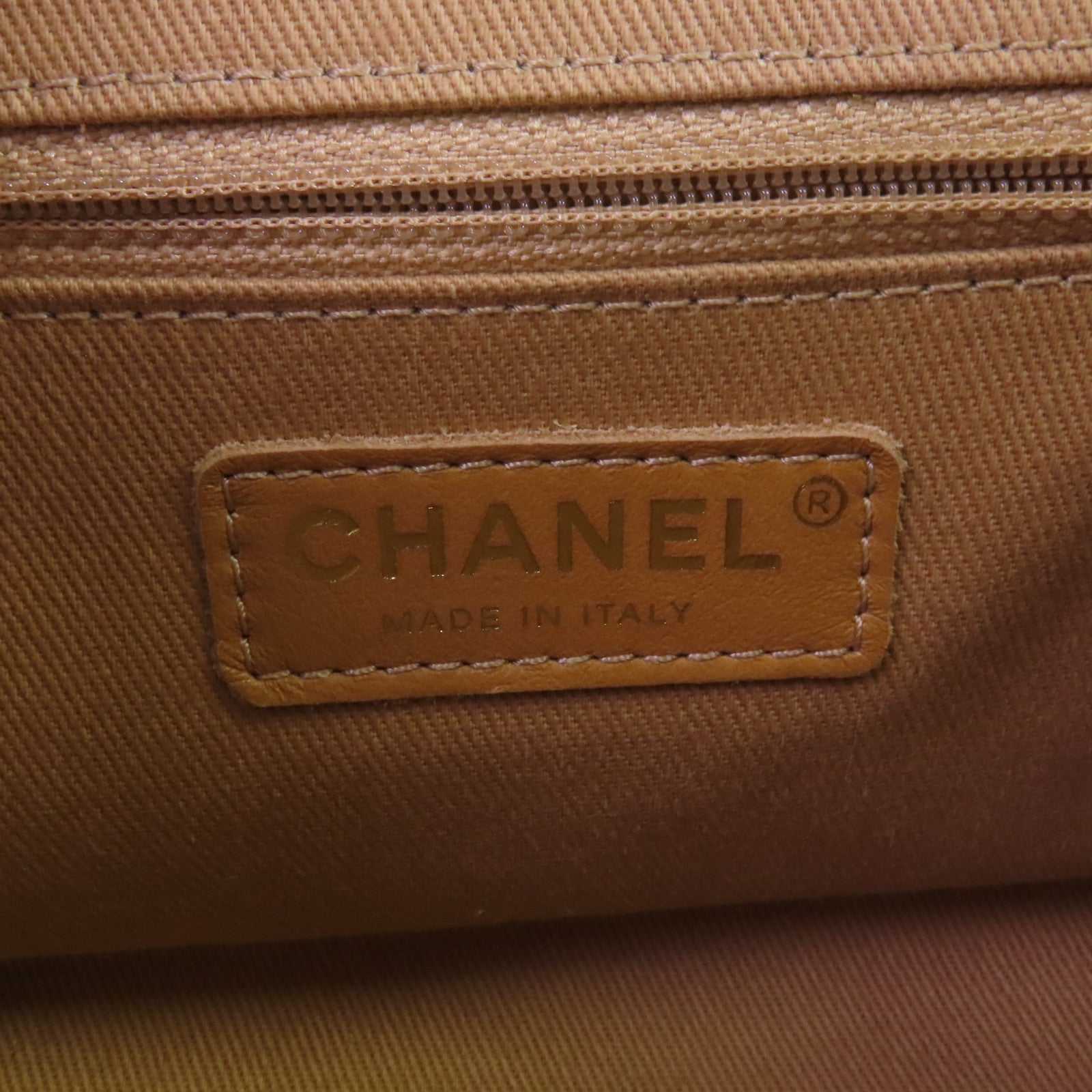CHANEL 牛皮皮革Business Affinity Small金扣手挽肩背兩用袋