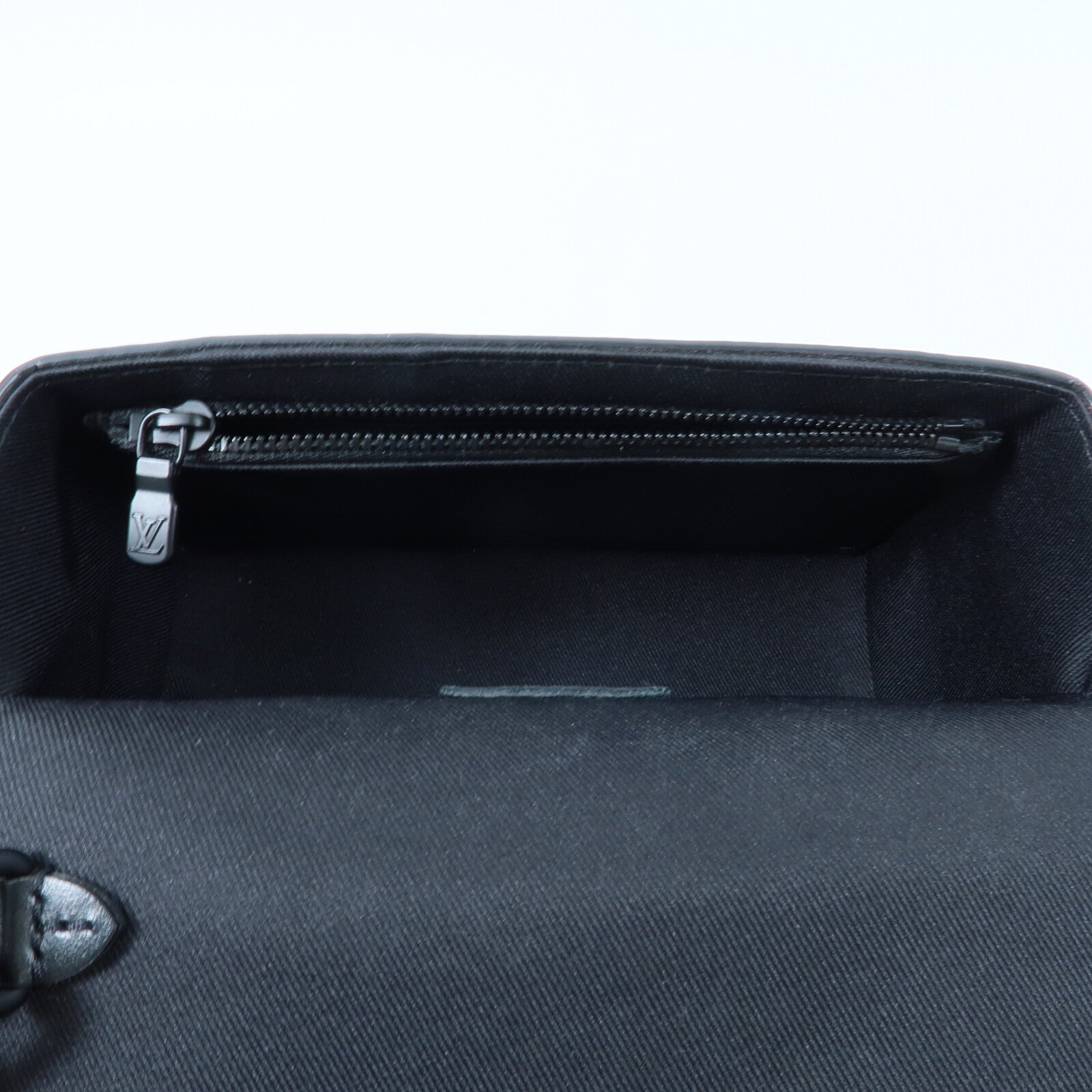 LOUIS VUITTON Monogram Eclipse Steamer Wearable Wallet肩背袋