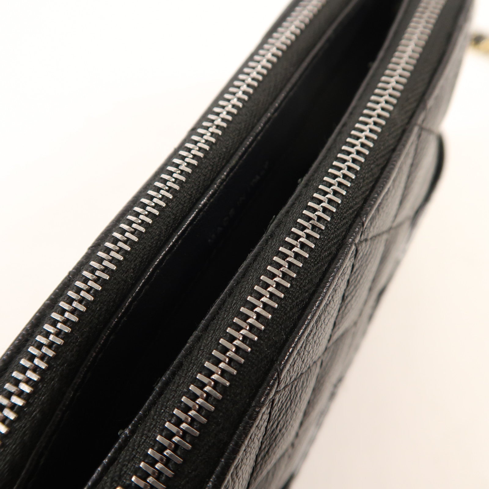 CHANEL 牛皮皮革Gabrielle Wallet On Chain鏈帶肩背袋