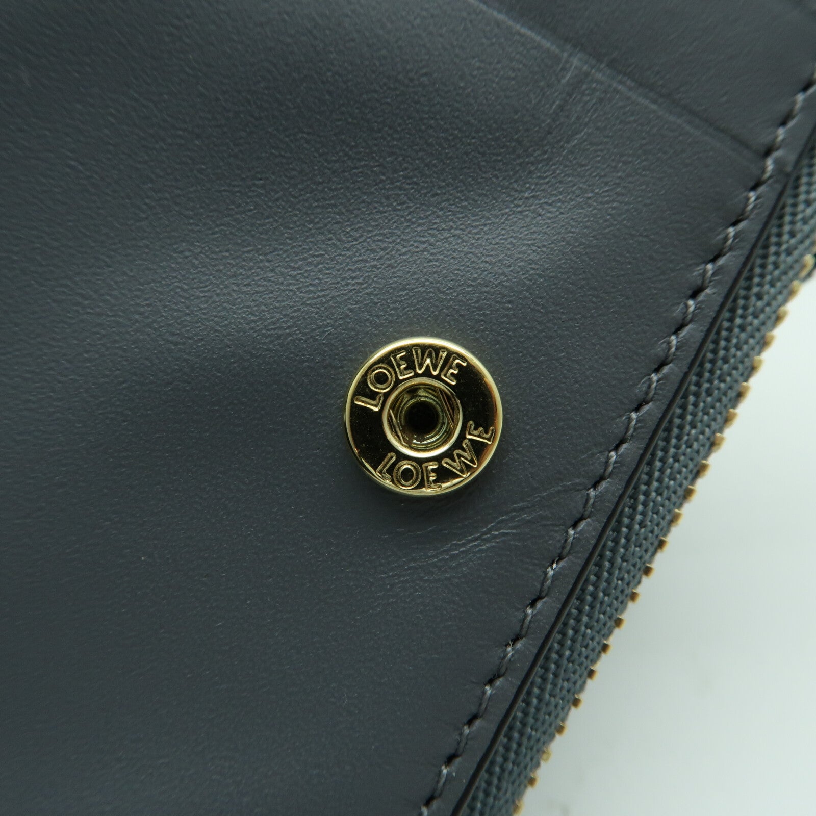 LOEWE 牛皮皮革Puzzle Slim金扣錢包