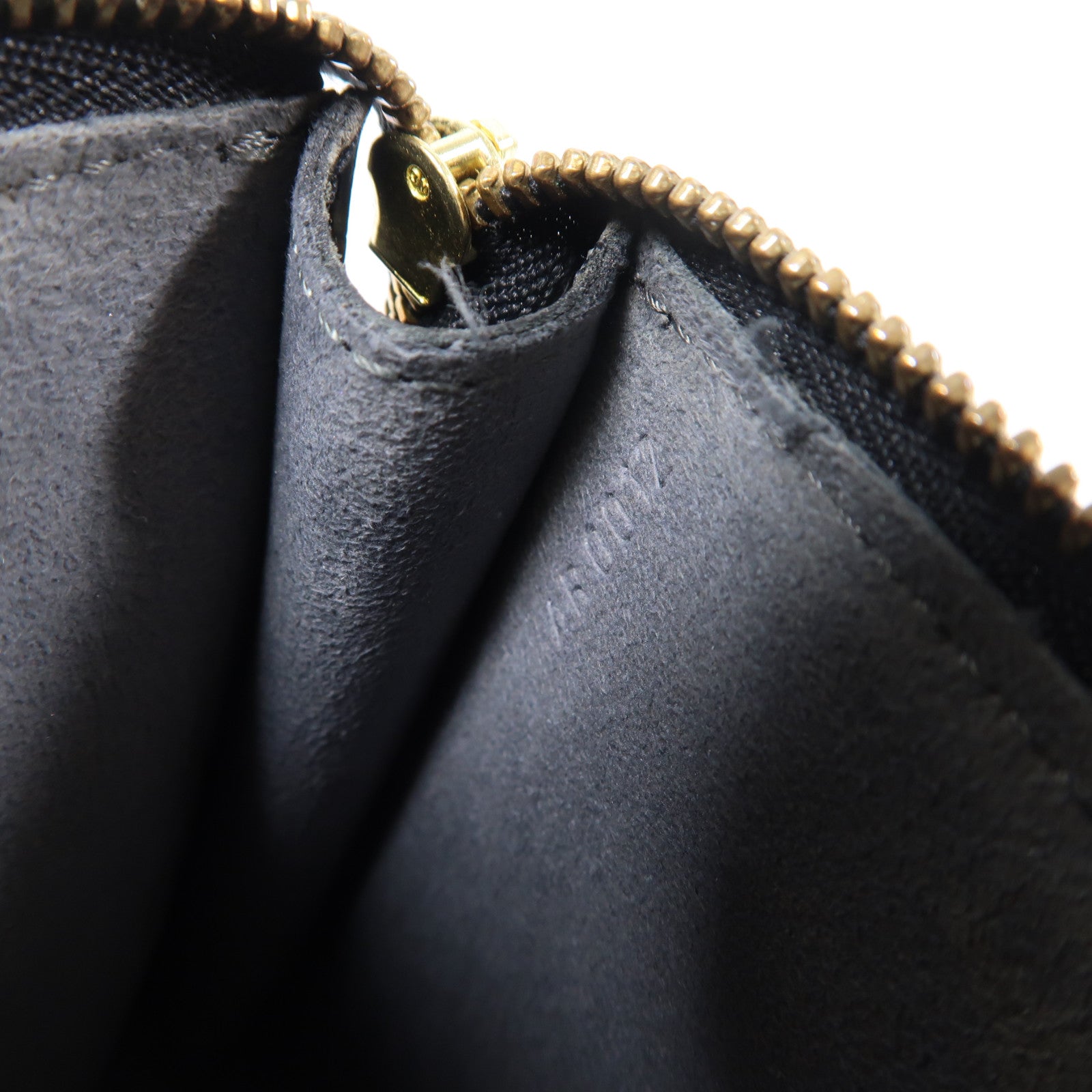 LOUIS VUITTON Epi Pochette Accessories Pouch金扣手挽袋黑色