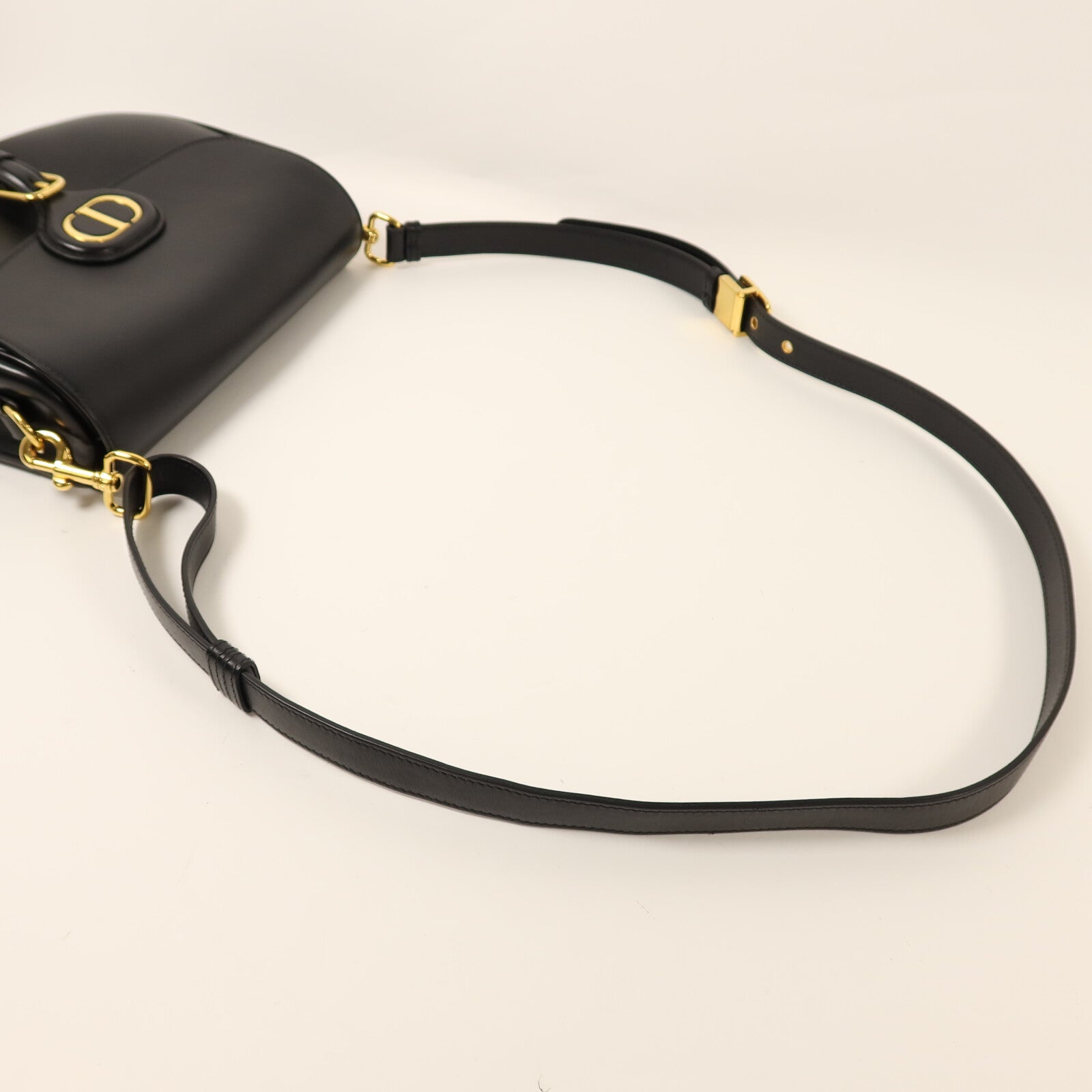 Dior 牛皮皮革Bobby Medium金扣肩背袋