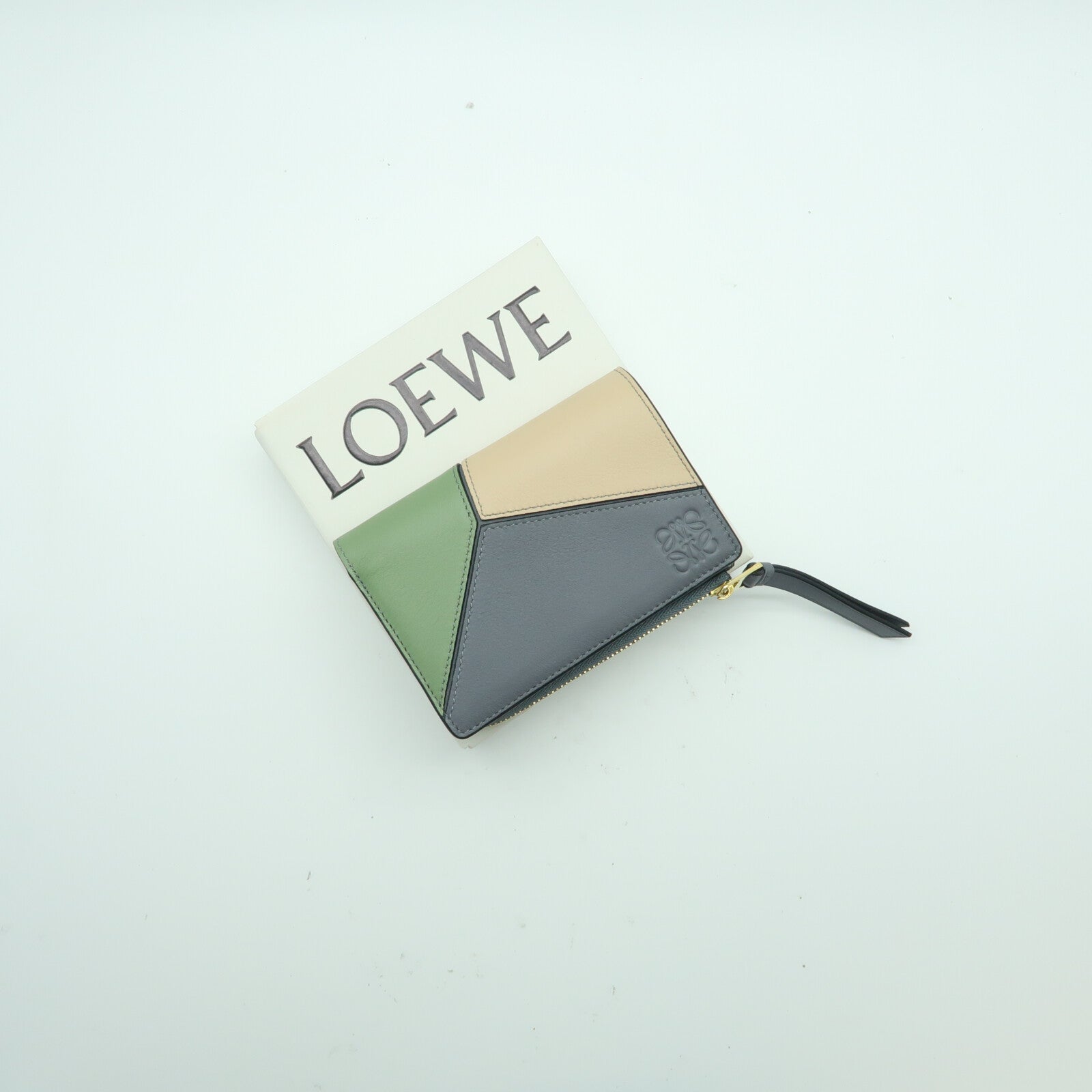 LOEWE 牛皮皮革Puzzle Slim金扣錢包