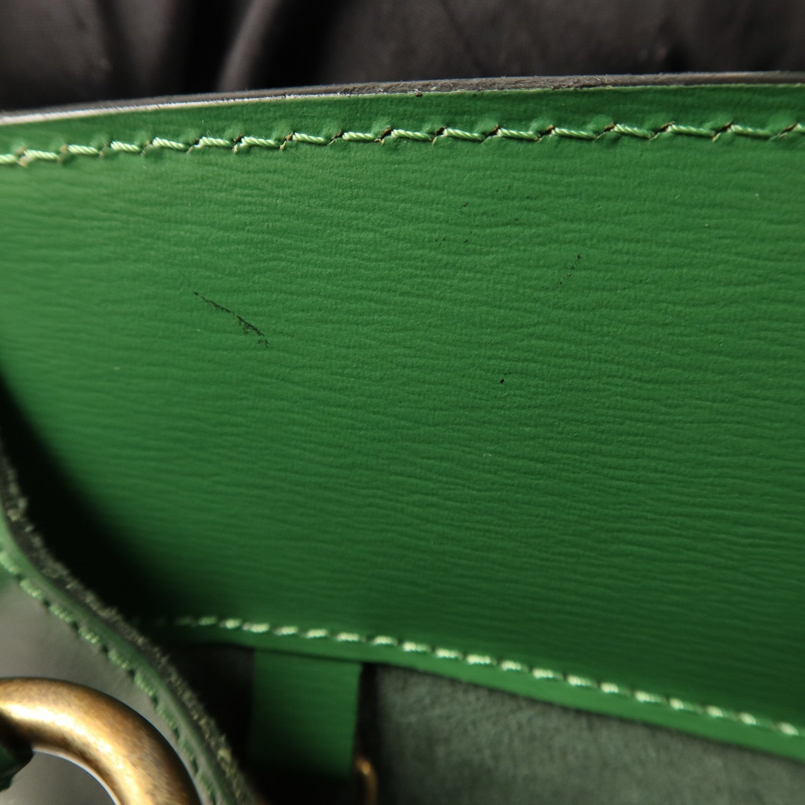 LOUIS VUITTON Epi Cluny金扣肩背袋