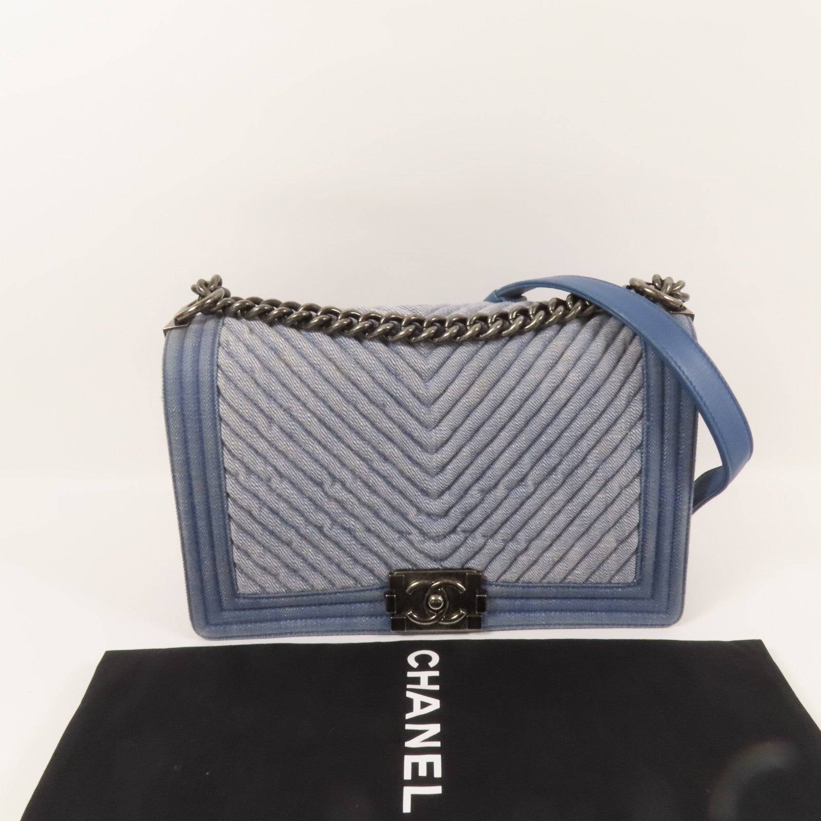 CHANEL Denim Boy 28鏈帶肩背袋