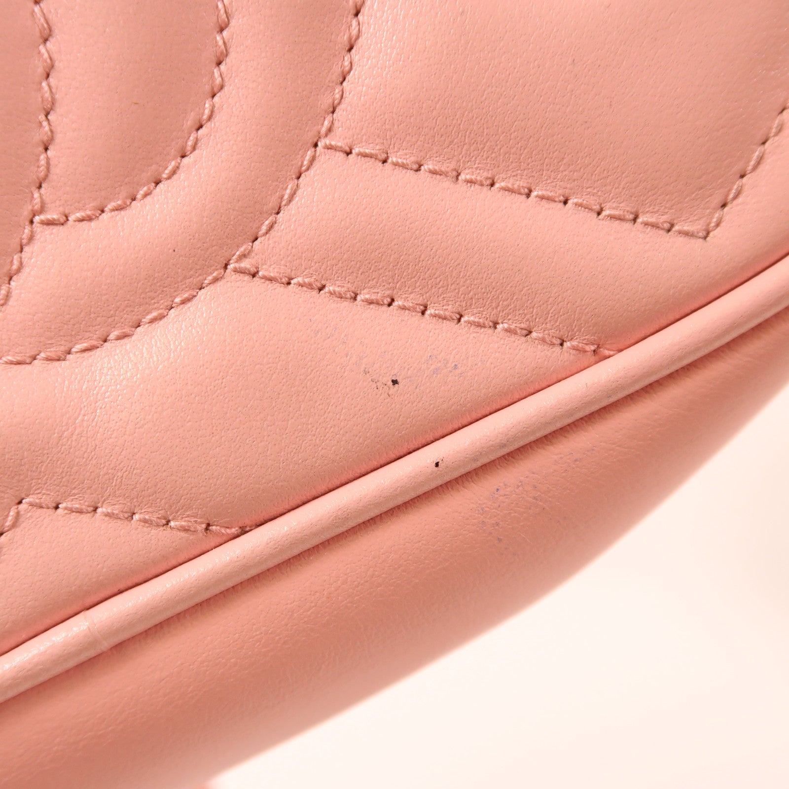 GUCCI 牛皮皮革GG Marmont銀扣肩背袋