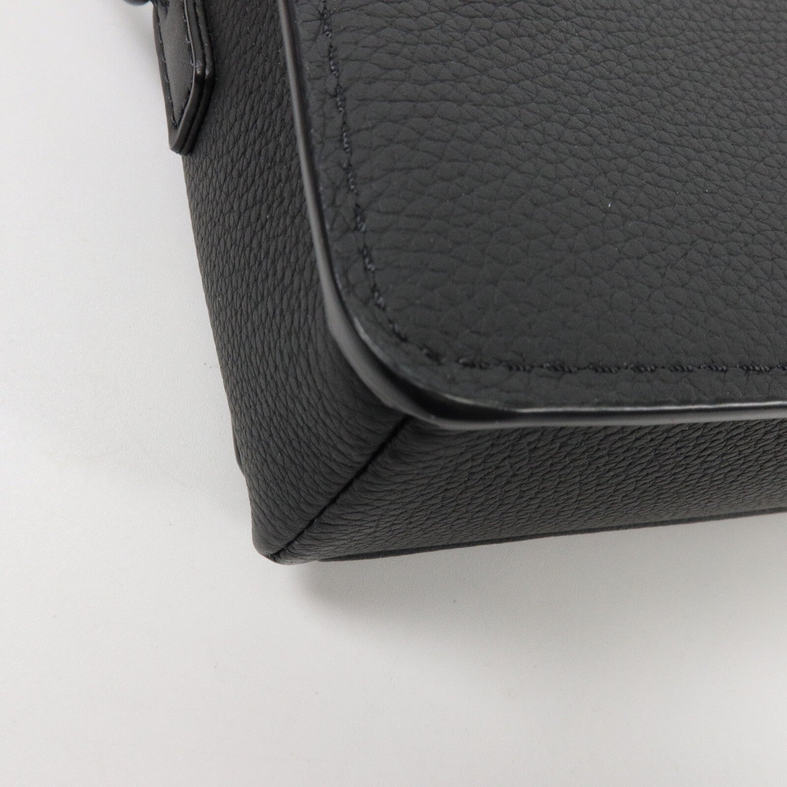 LOUIS VUITTON 牛皮皮革Fastline Wearable Wallet肩背袋