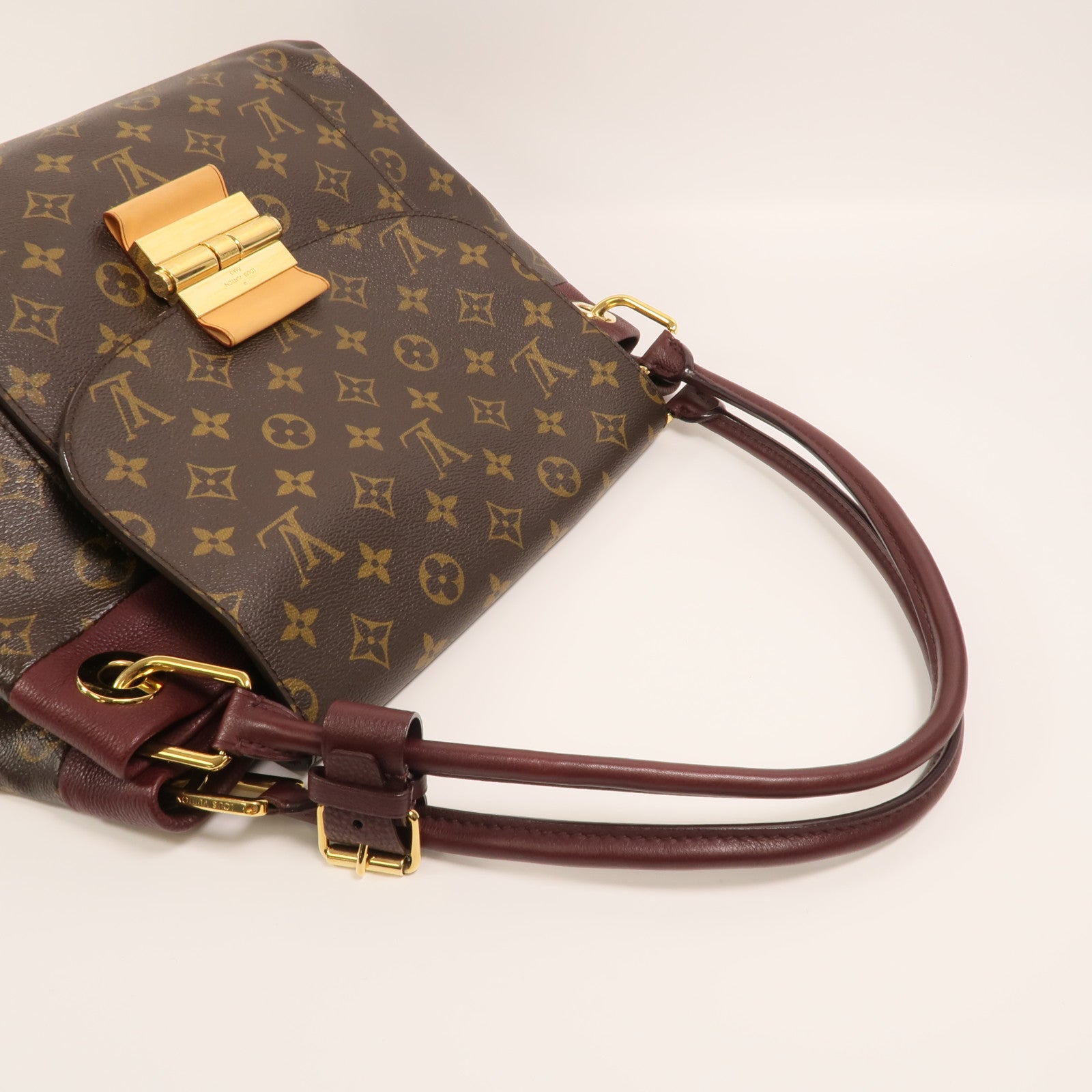 LOUIS VUITTON Monogram Olympe肩背袋