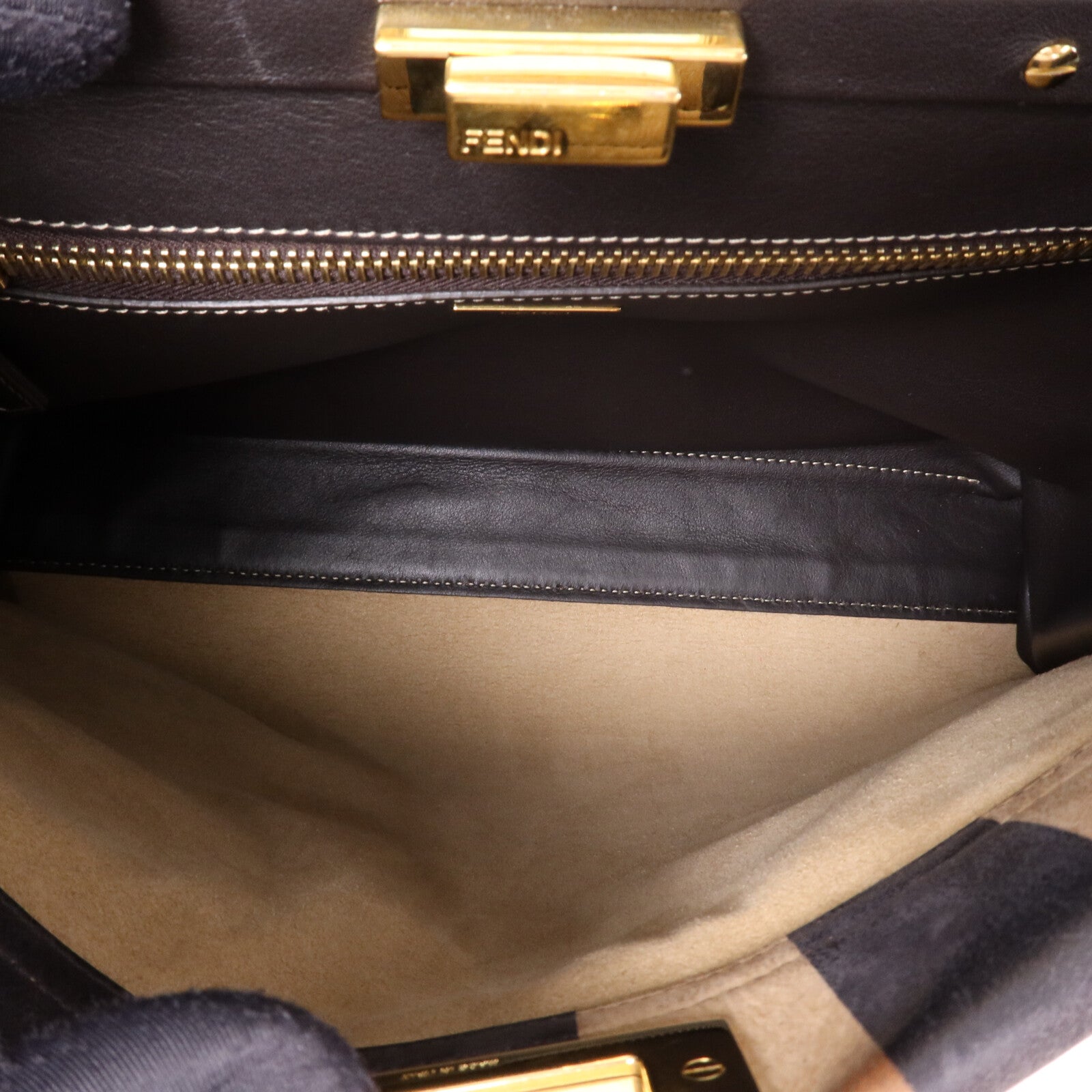 FENDI 皮革Peekaboo Iconic Medium金扣手挽肩背兩用袋