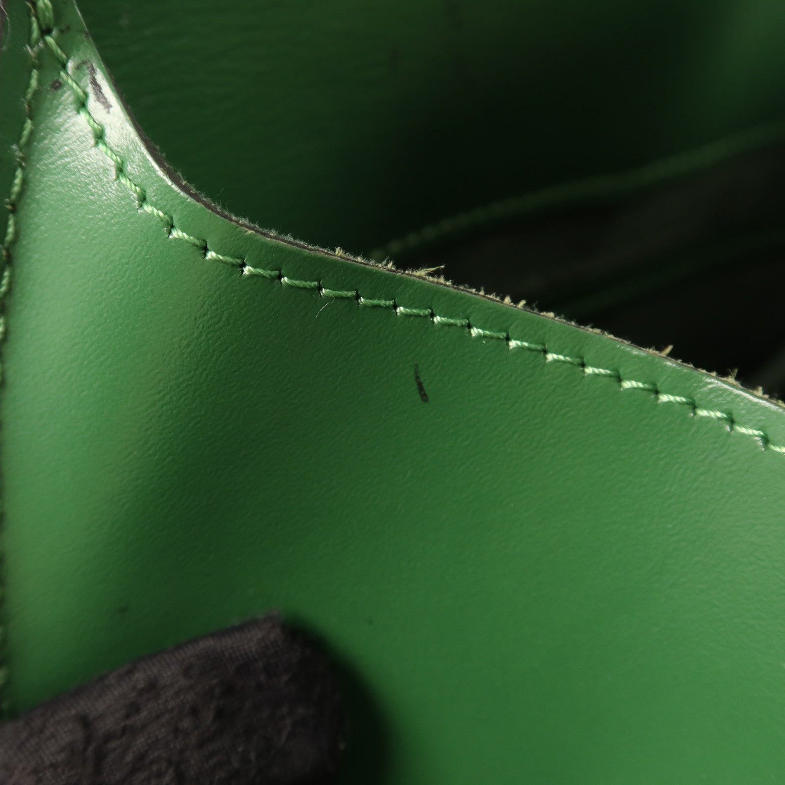 LOUIS VUITTON Epi Cluny金扣肩背袋