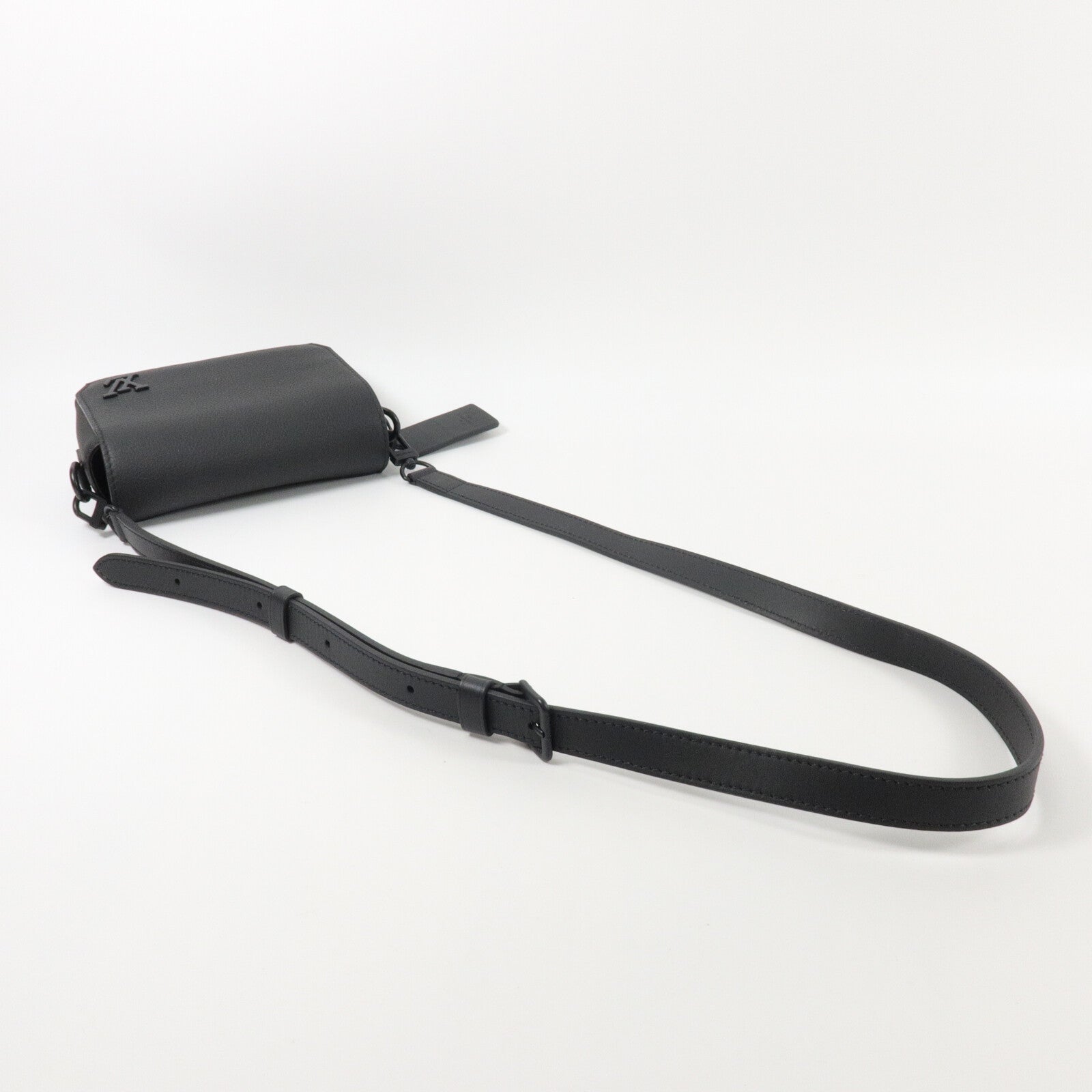 LOUIS VUITTON 牛皮皮革Fastline Wearable Wallet肩背袋