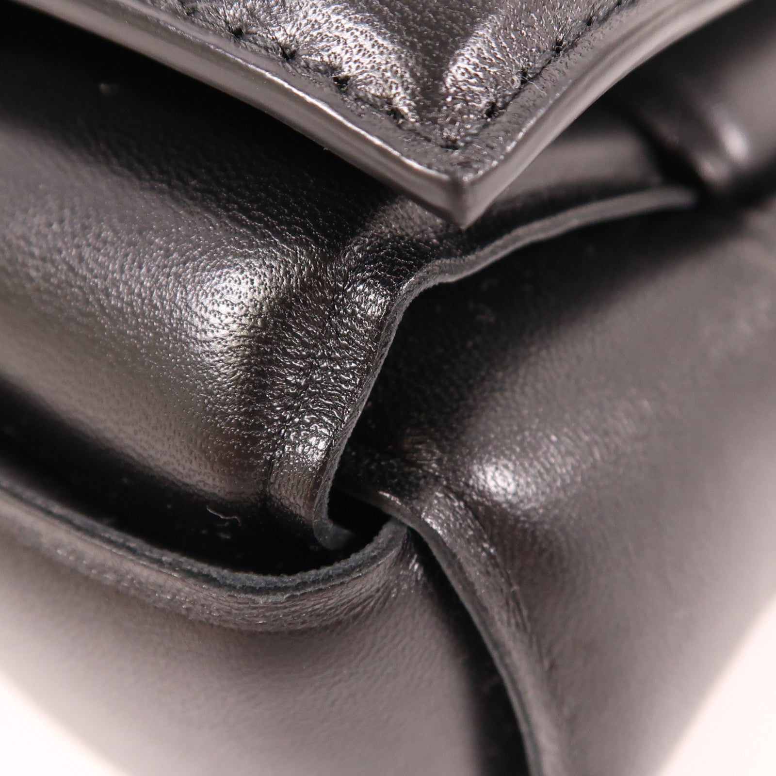 BOTTEGA VENETA 羊皮皮革Padded Cassette金扣肩背袋