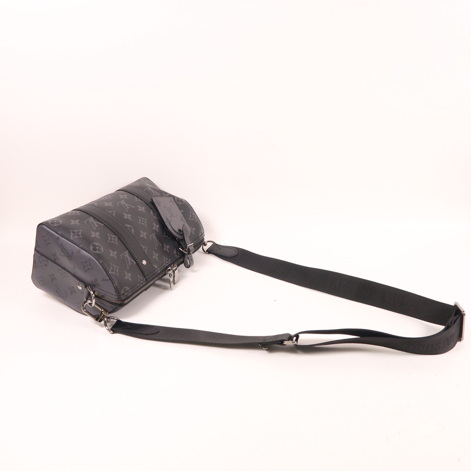 LOUIS VUITTON Monogram Eclipse City Keepall銀扣肩背袋