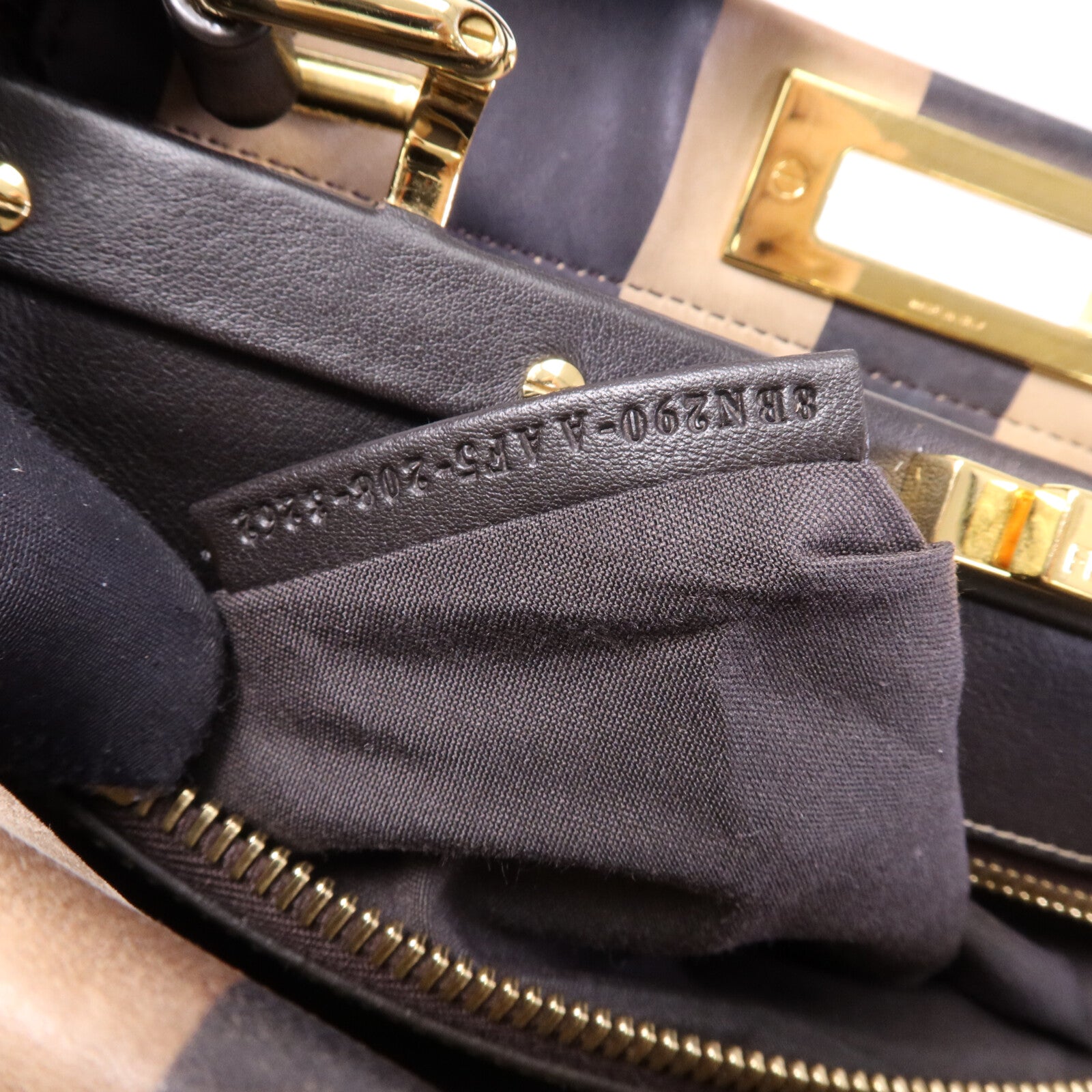 FENDI 皮革Peekaboo Iconic Medium金扣手挽肩背兩用袋