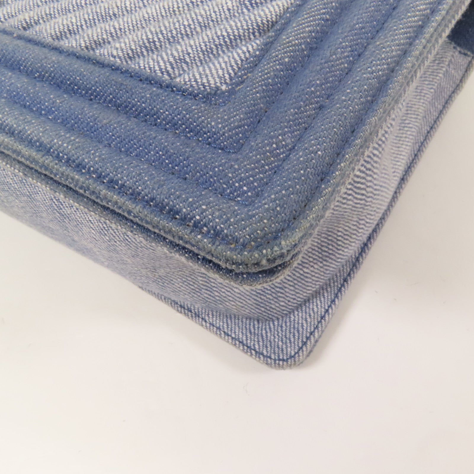 CHANEL Denim Boy 28鏈帶肩背袋