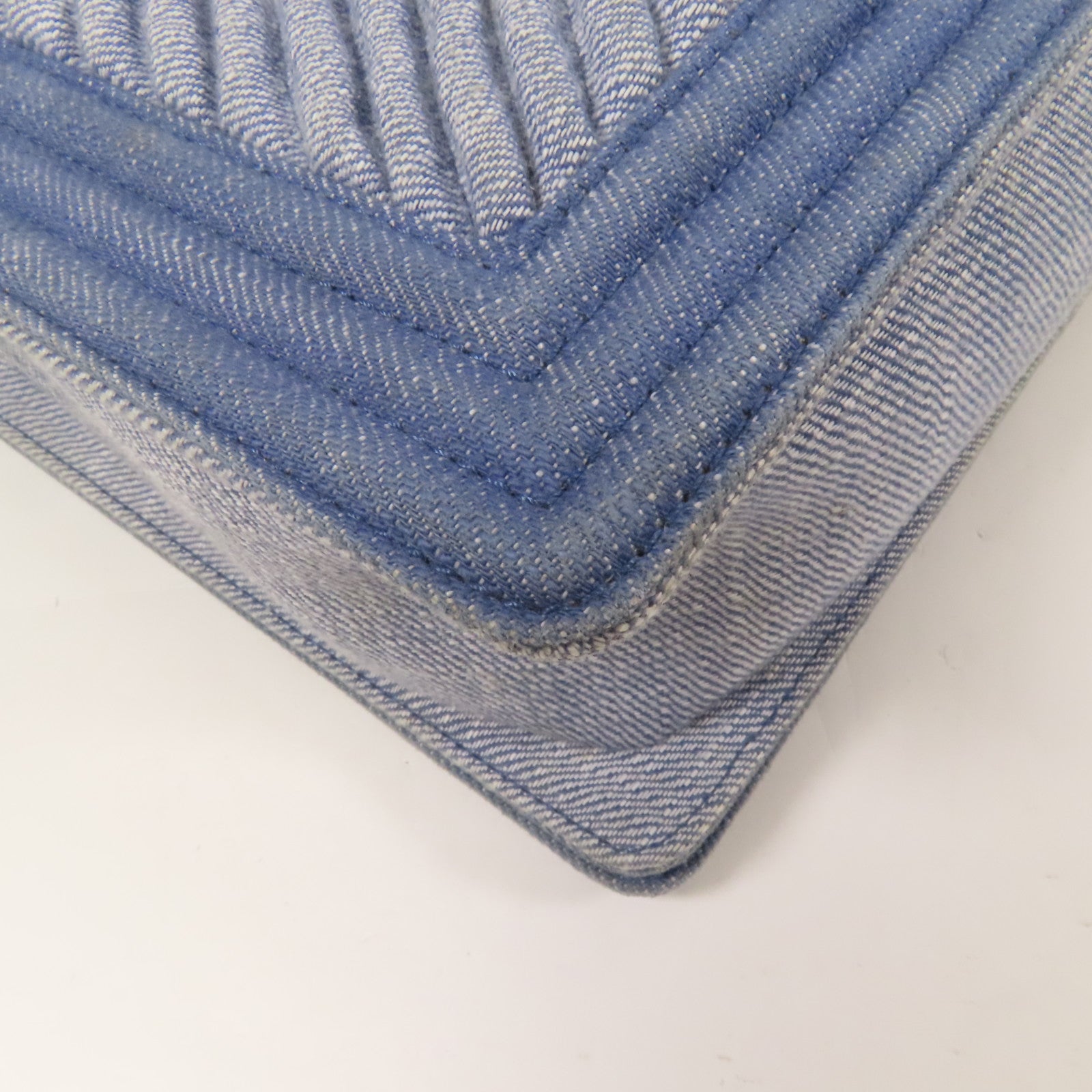 CHANEL Denim Boy 28鏈帶肩背袋