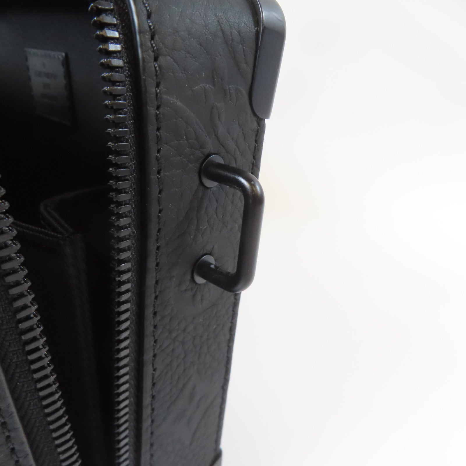 LOUIS VUITTON 【激減優惠】Monogram Taurillon Handle Soft Trunk黑扣手挽肩背兩用袋黑色