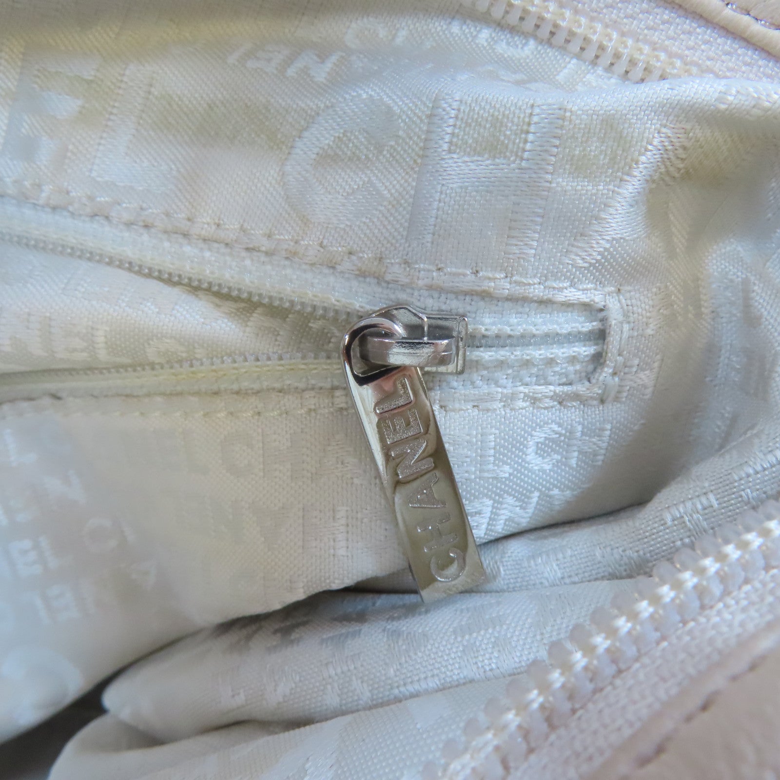 CHANEL (PRICE DOWN) CC SHW Shoulder Bag Lambskin Leather Beige