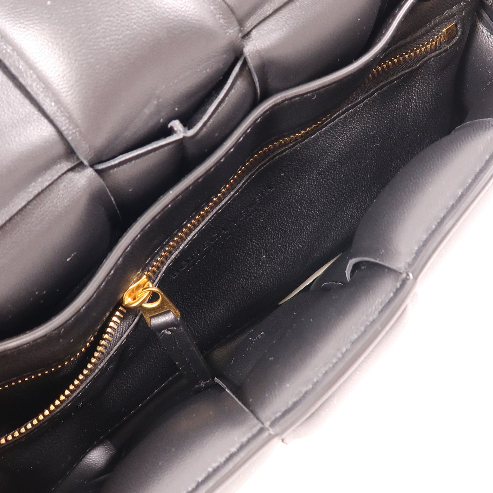 BOTTEGA VENETA 羊皮皮革Padded Cassette金扣肩背袋