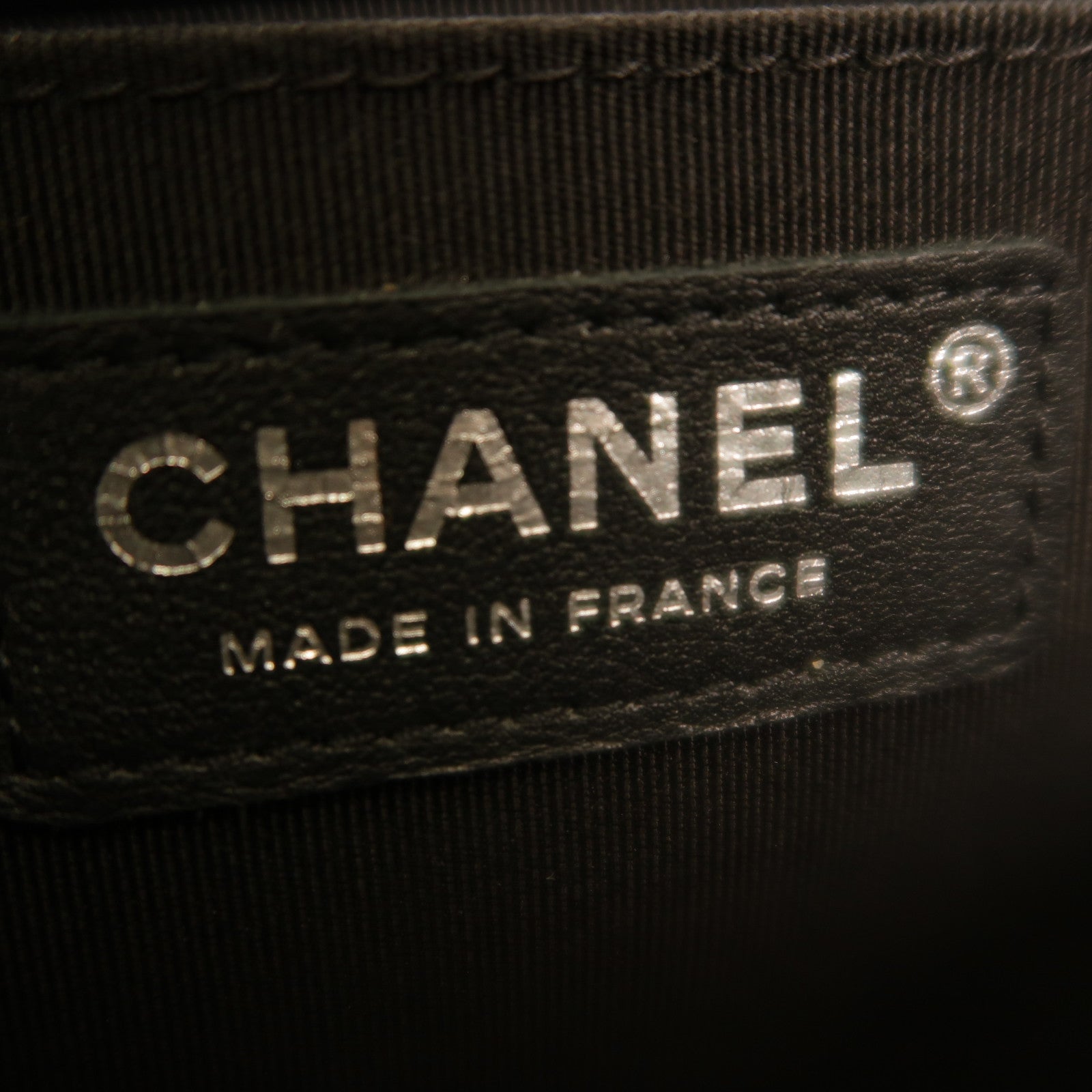 CHANEL 牛皮皮革Boy 25鏈帶肩背袋