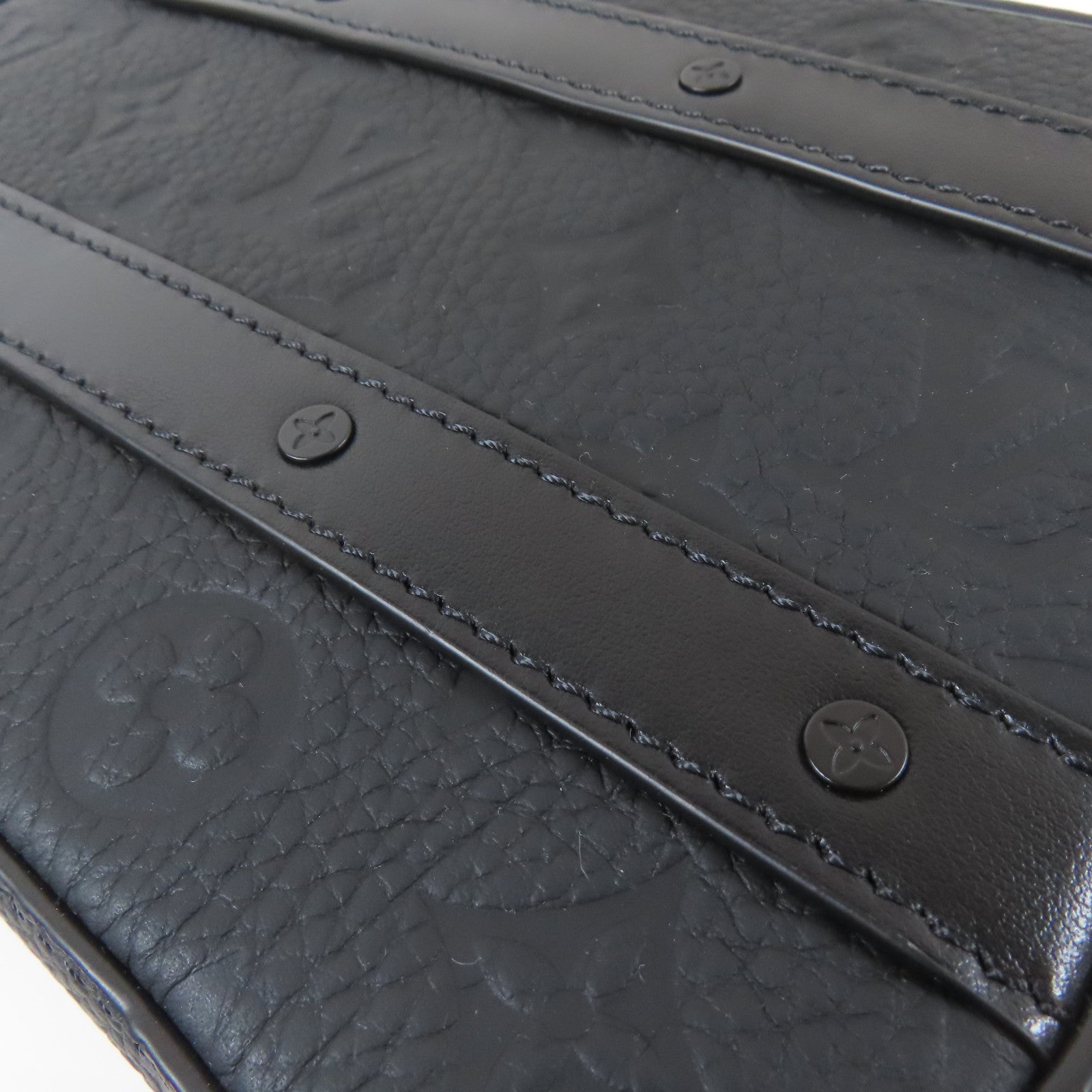 LOUIS VUITTON 【激減優惠】Monogram Taurillon Handle Soft Trunk黑扣手挽肩背兩用袋黑色