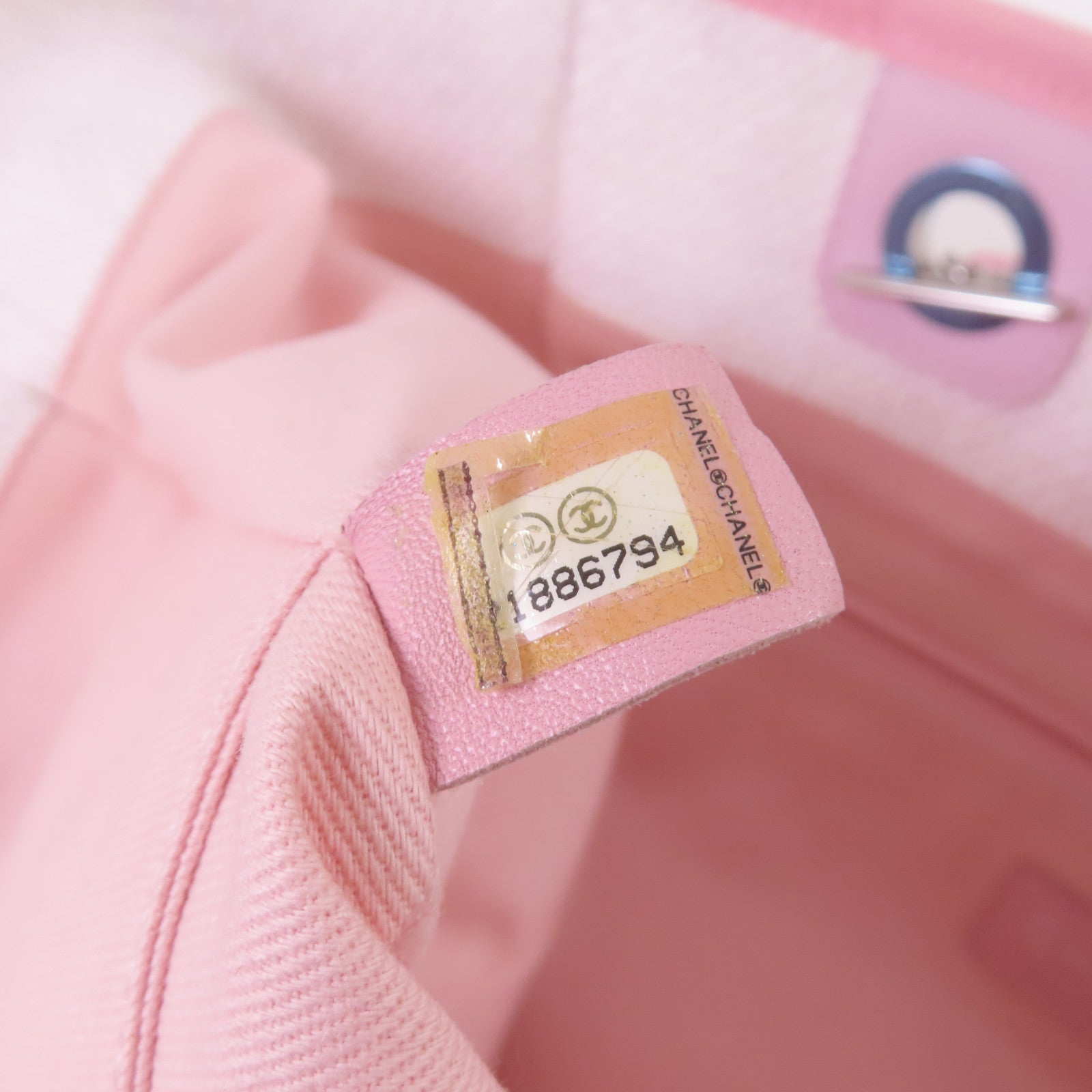 CHANEL 帆布Deauville Tote Bag銀扣鏈帶肩背袋白色/粉紅色