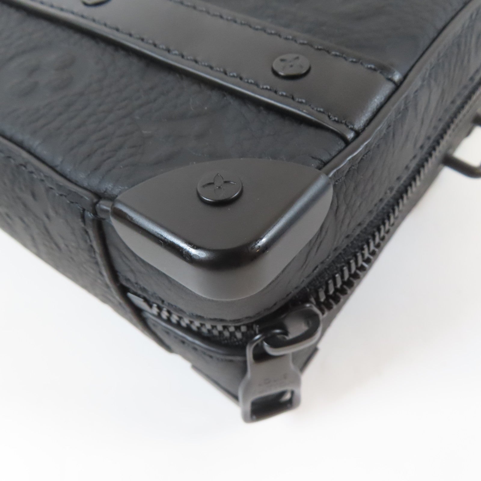 LOUIS VUITTON 【激減優惠】Monogram Taurillon Handle Soft Trunk黑扣手挽肩背兩用袋黑色