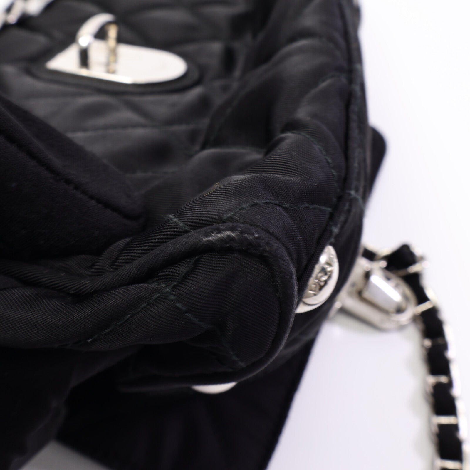 PRADA 尼龍Shoulder Bag鏈帶肩背袋