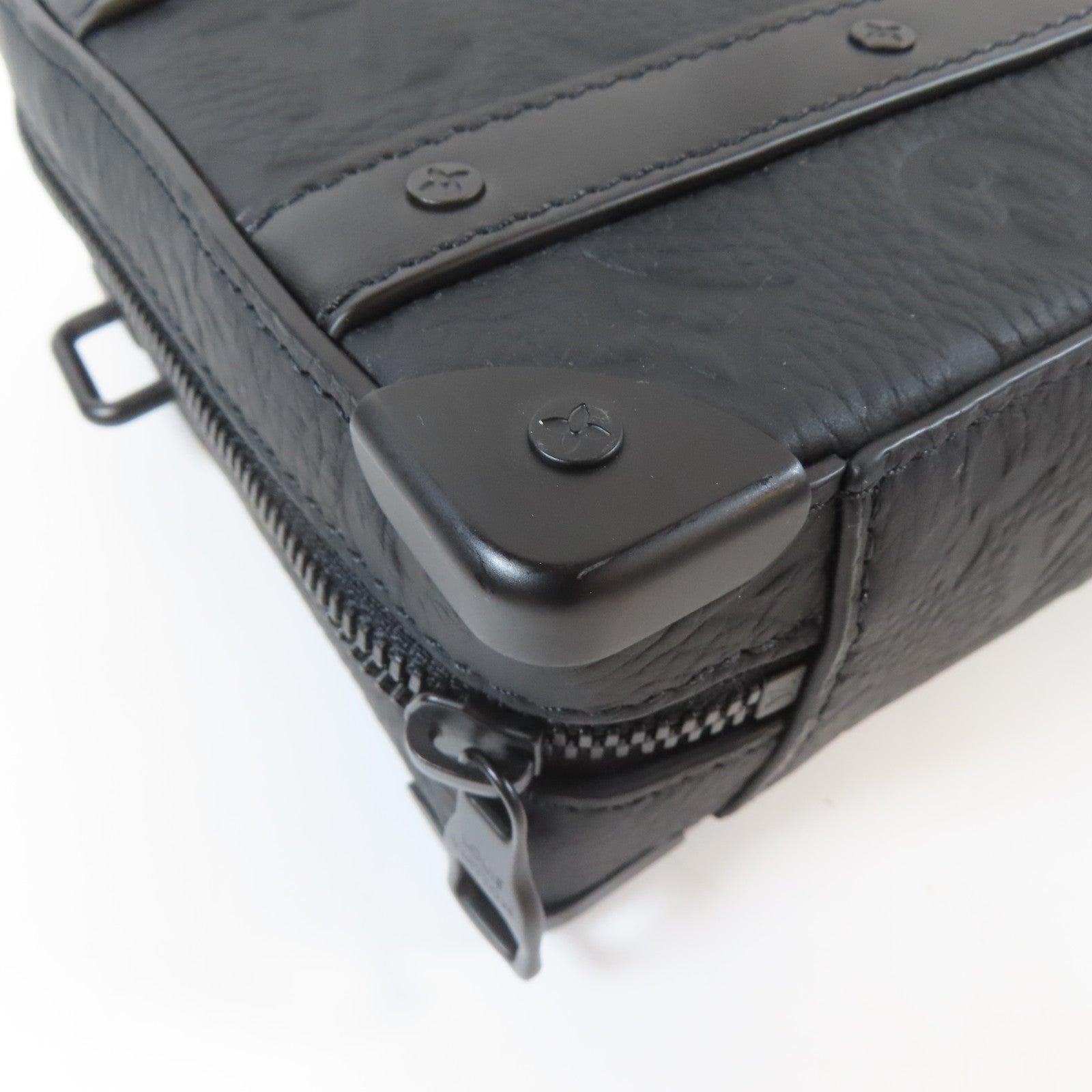 LOUIS VUITTON 【激減優惠】Monogram Taurillon Handle Soft Trunk黑扣手挽肩背兩用袋黑色
