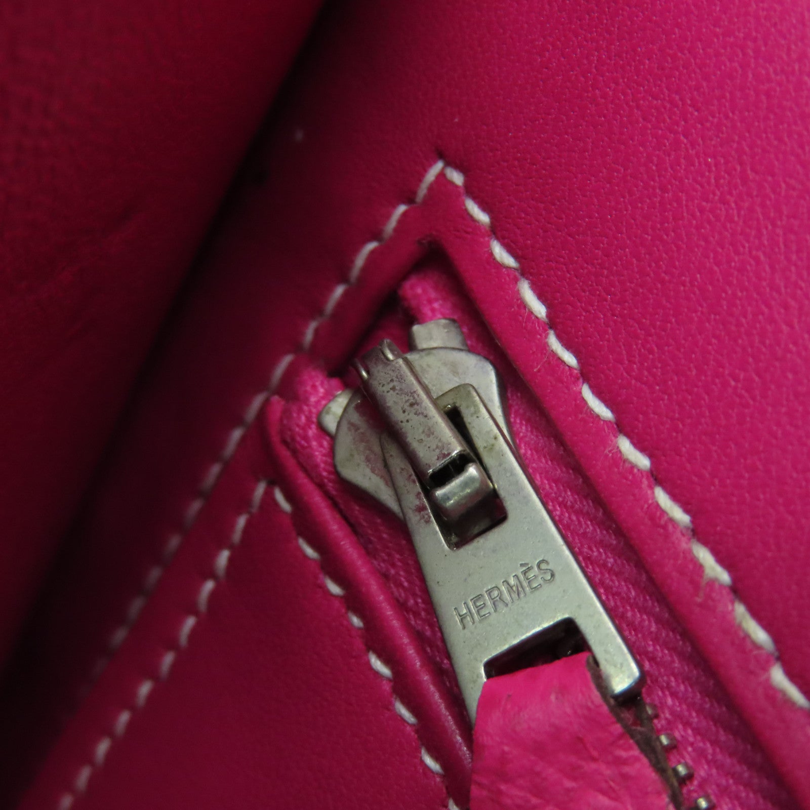 HERMES Epsom皮革Constance 24銀扣肩背袋Rose Tyryan粉紅色