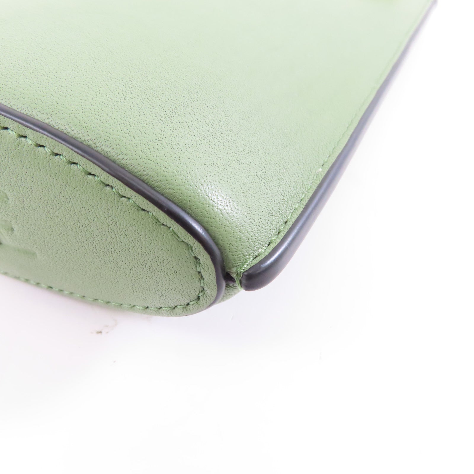 LOEWE 牛皮皮革Pocket In Classic金扣肩背袋綠色
