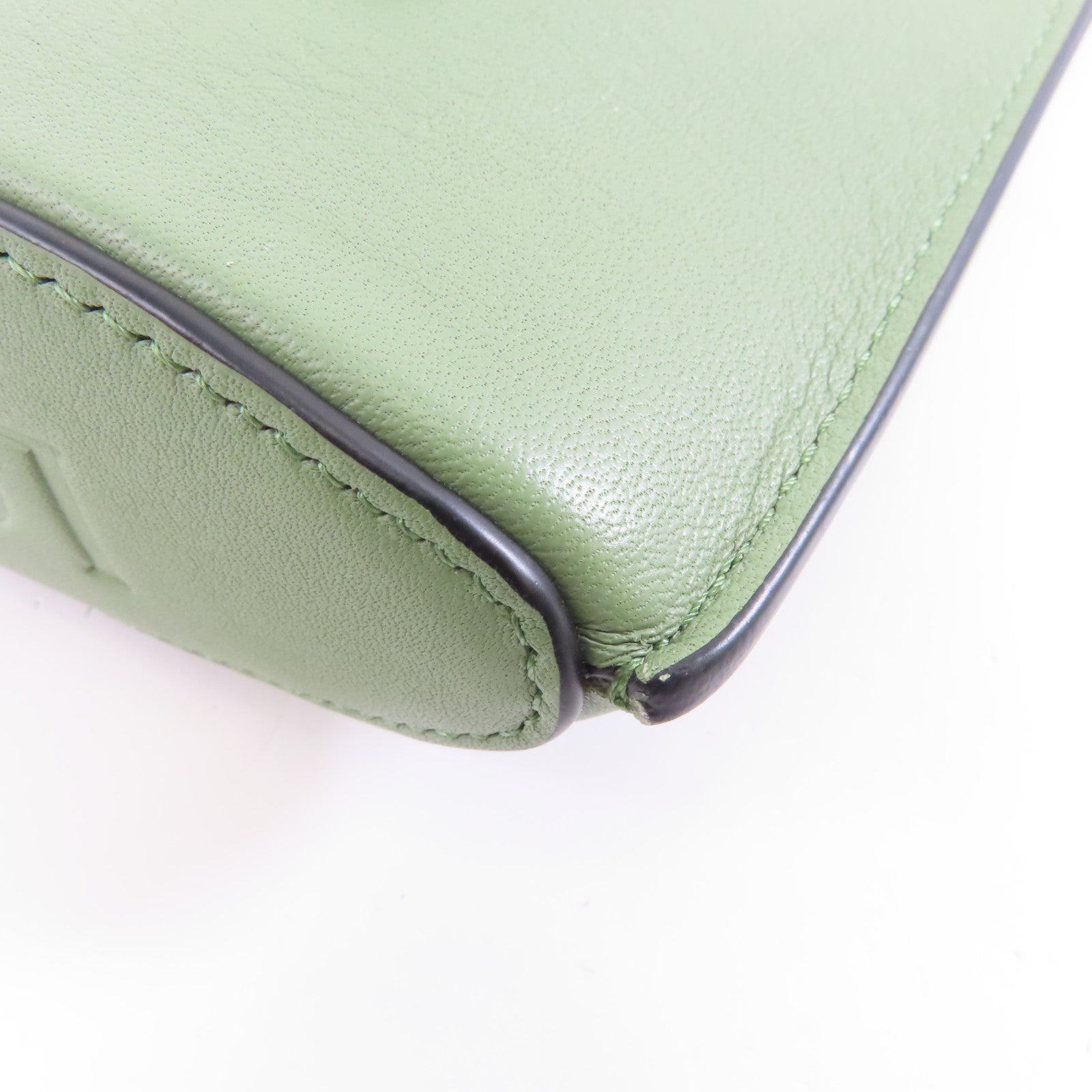 LOEWE 牛皮皮革Pocket In Classic金扣肩背袋綠色