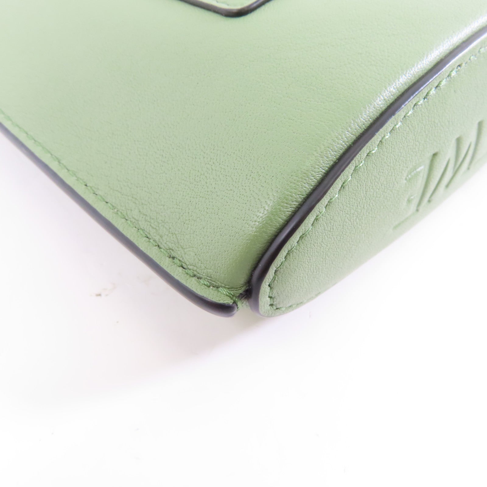 LOEWE 牛皮皮革Pocket In Classic金扣肩背袋綠色