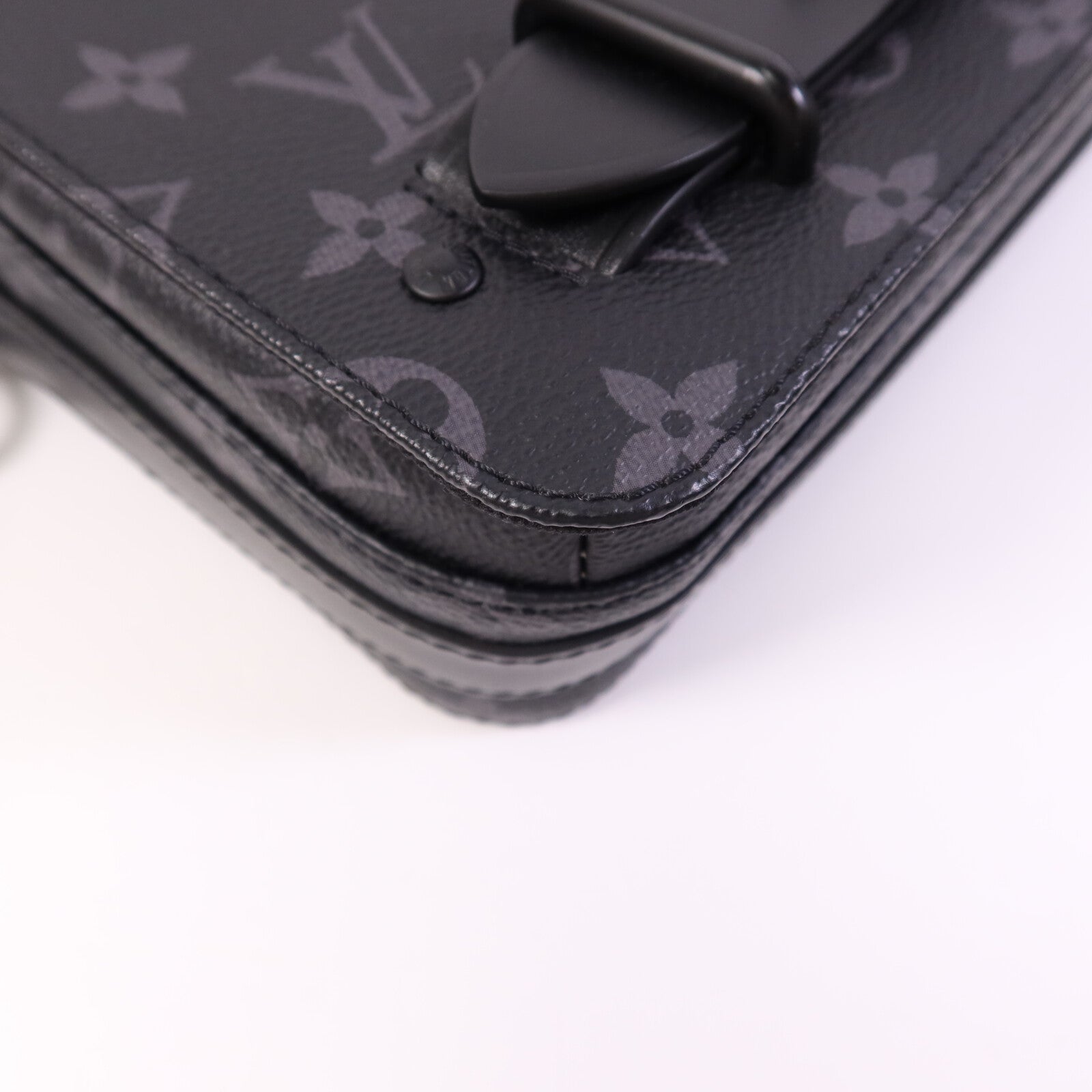 LOUIS VUITTON Monogram Eclipse Steamer Messenger肩背袋