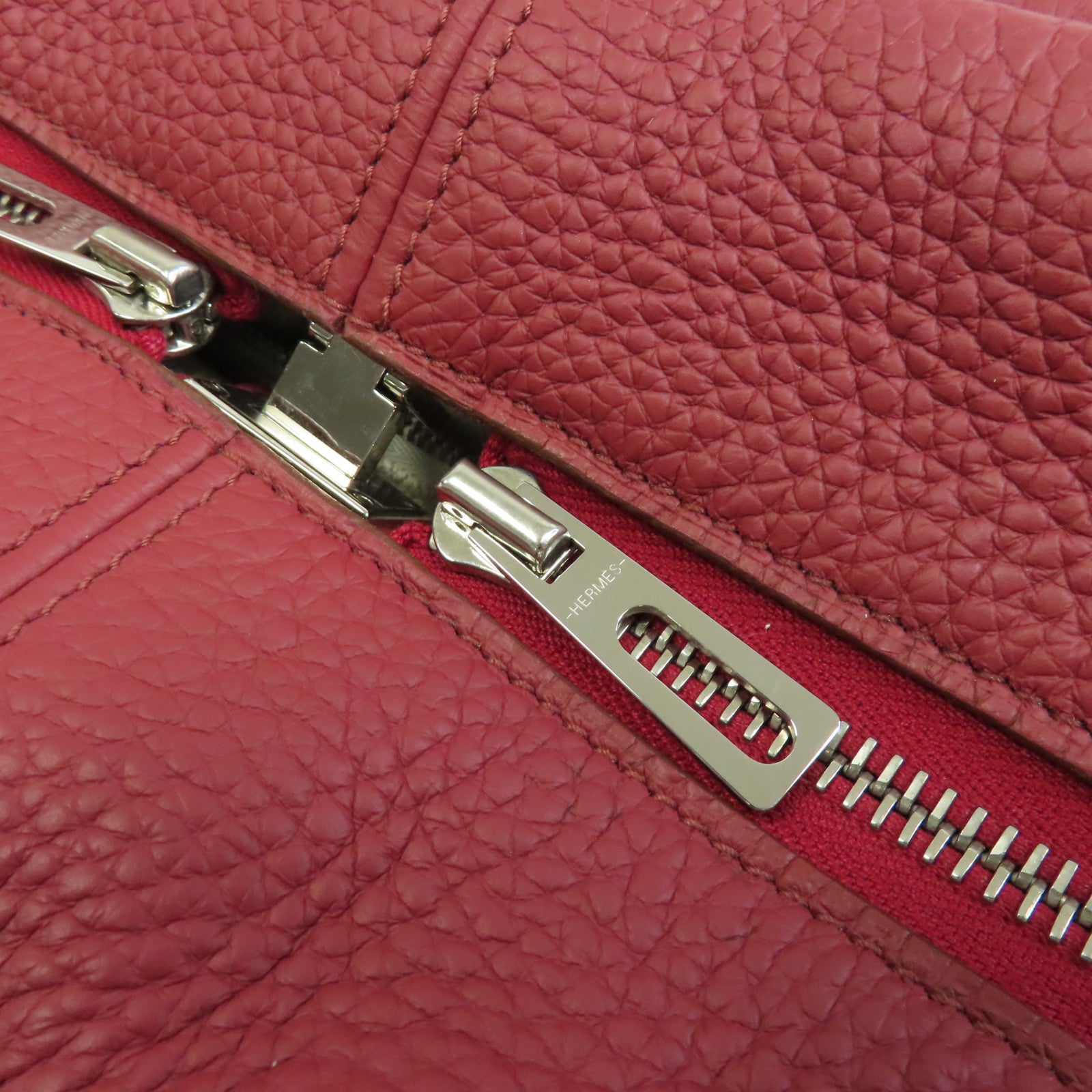 HERMES Clemence皮革Victoria 35銀扣手挽袋紅色