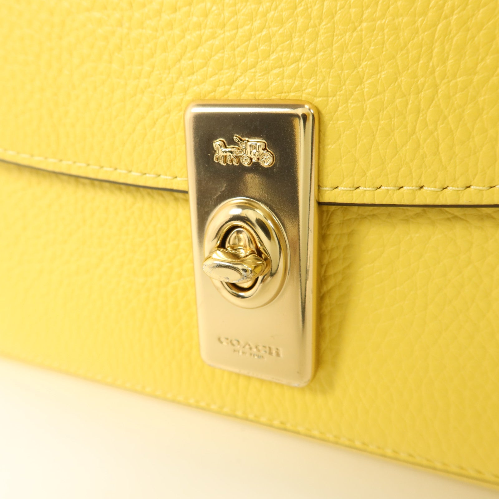 COACH 牛皮皮革Shoulder Bag金扣鏈帶肩背袋