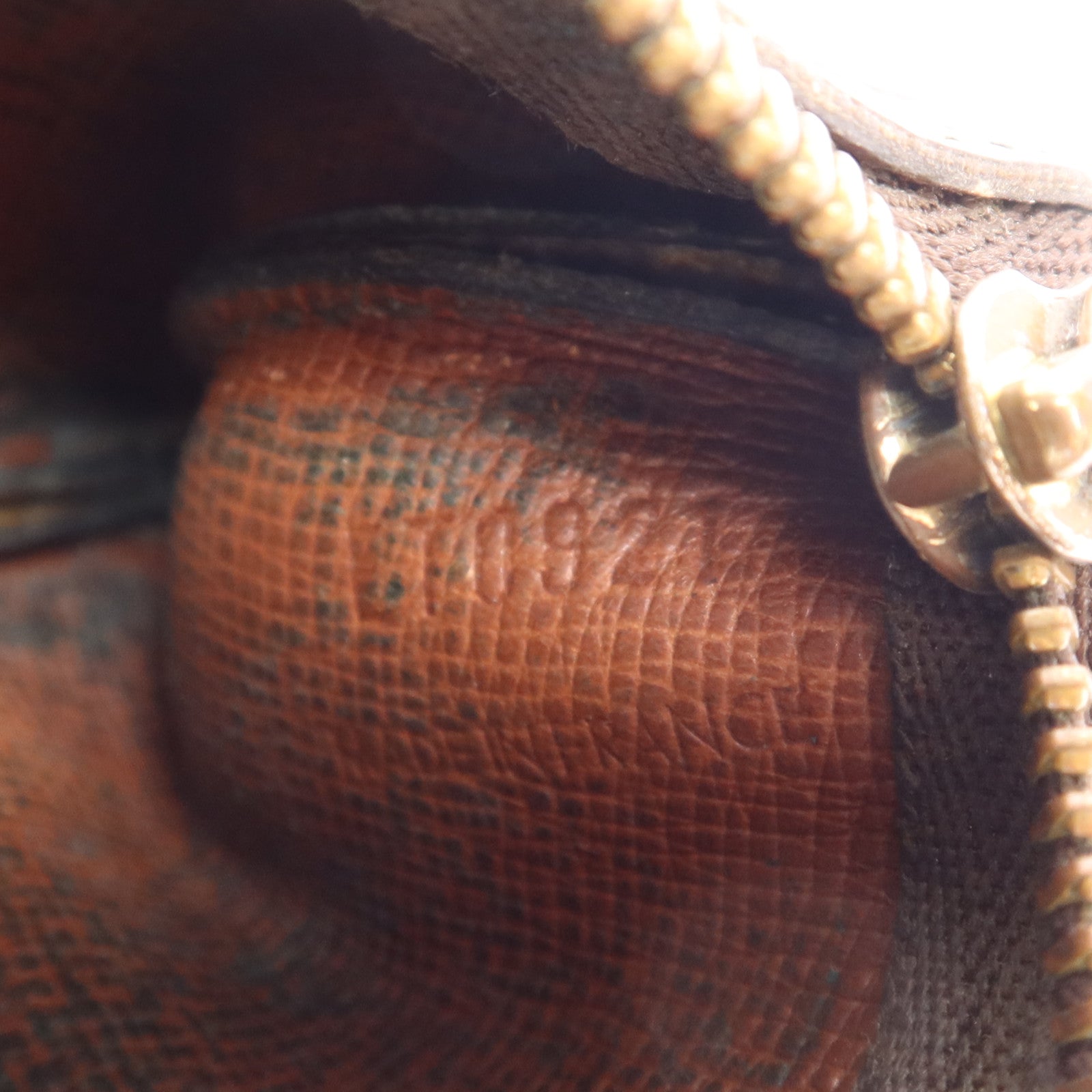 LOUIS VUITTON Monogram Key Pouch金扣鎖匙包