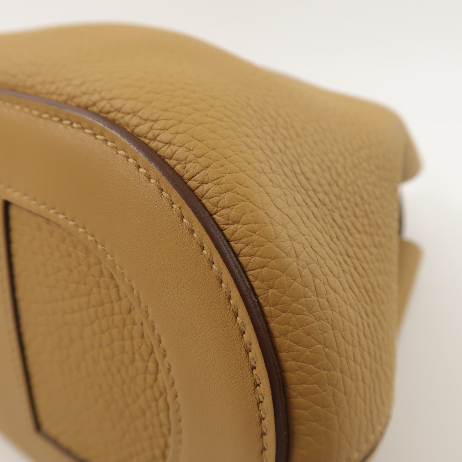 HERMES Clemence皮革In The Loop 18手挽袋Biscuit