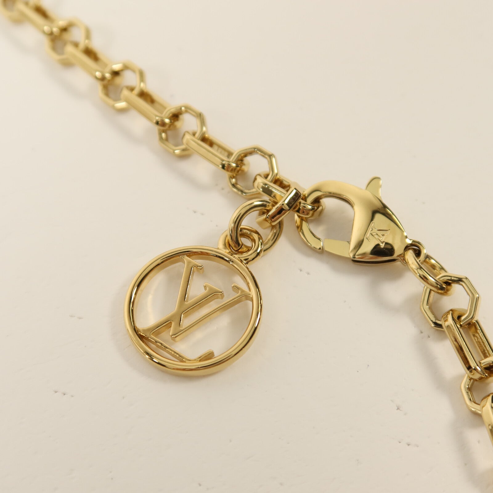 LOUIS VUITTON Monogram/Monogram Reverse Micro Dauphine金扣鏈帶肩背袋棕色