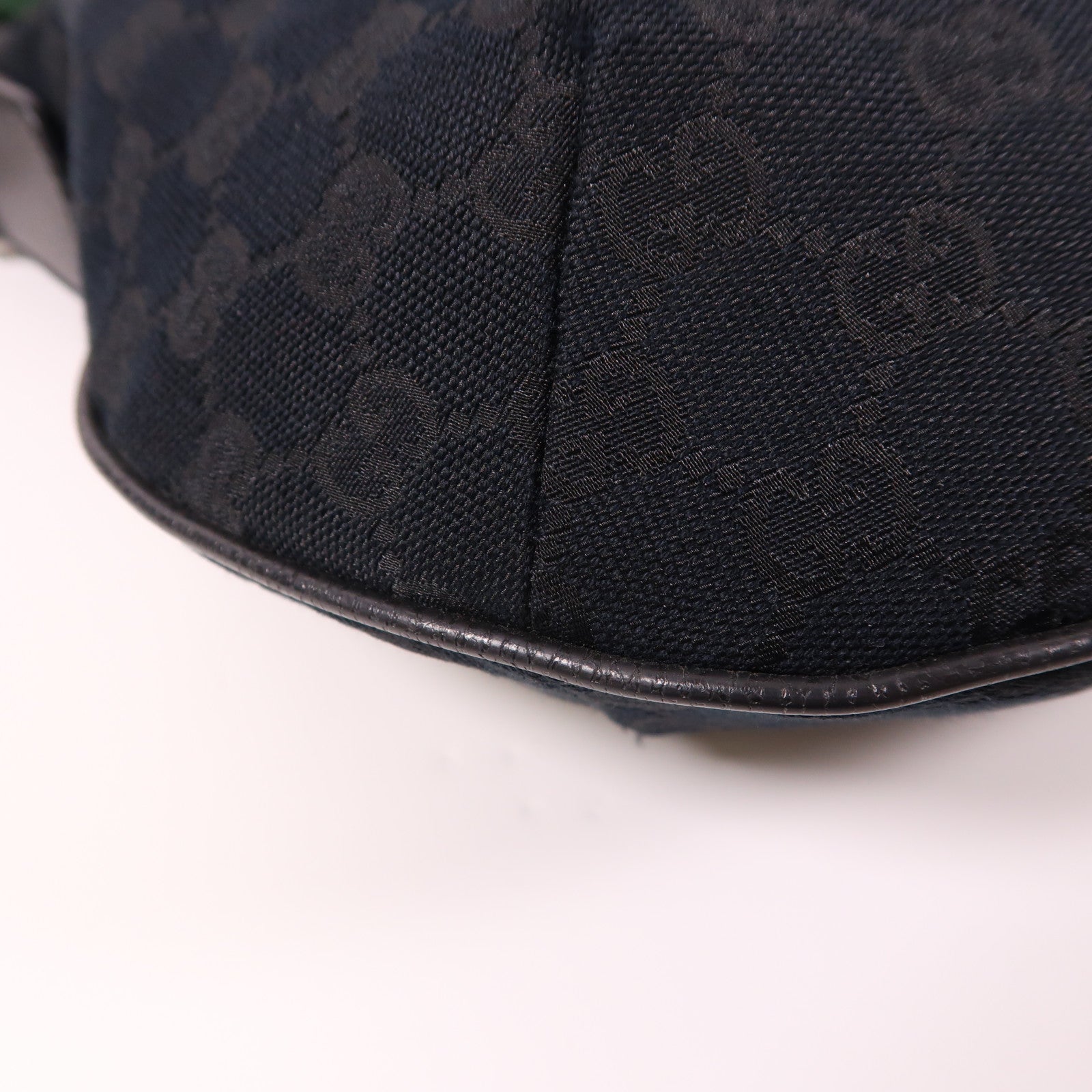 GUCCI 帆布Shoulder Bag銀扣肩背袋