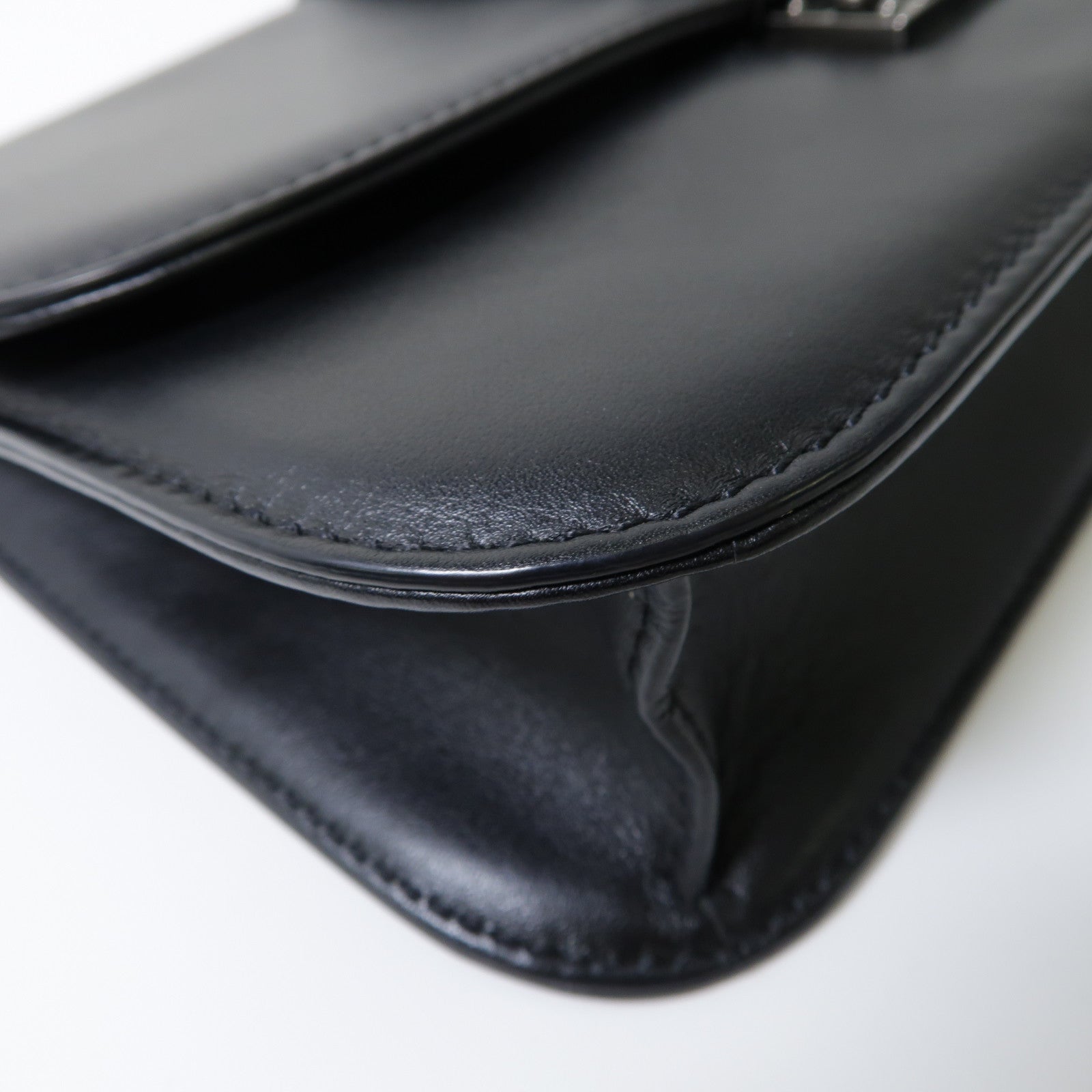 Valentino 牛皮皮革Chain Shoulder銀扣鏈帶肩背袋黑色